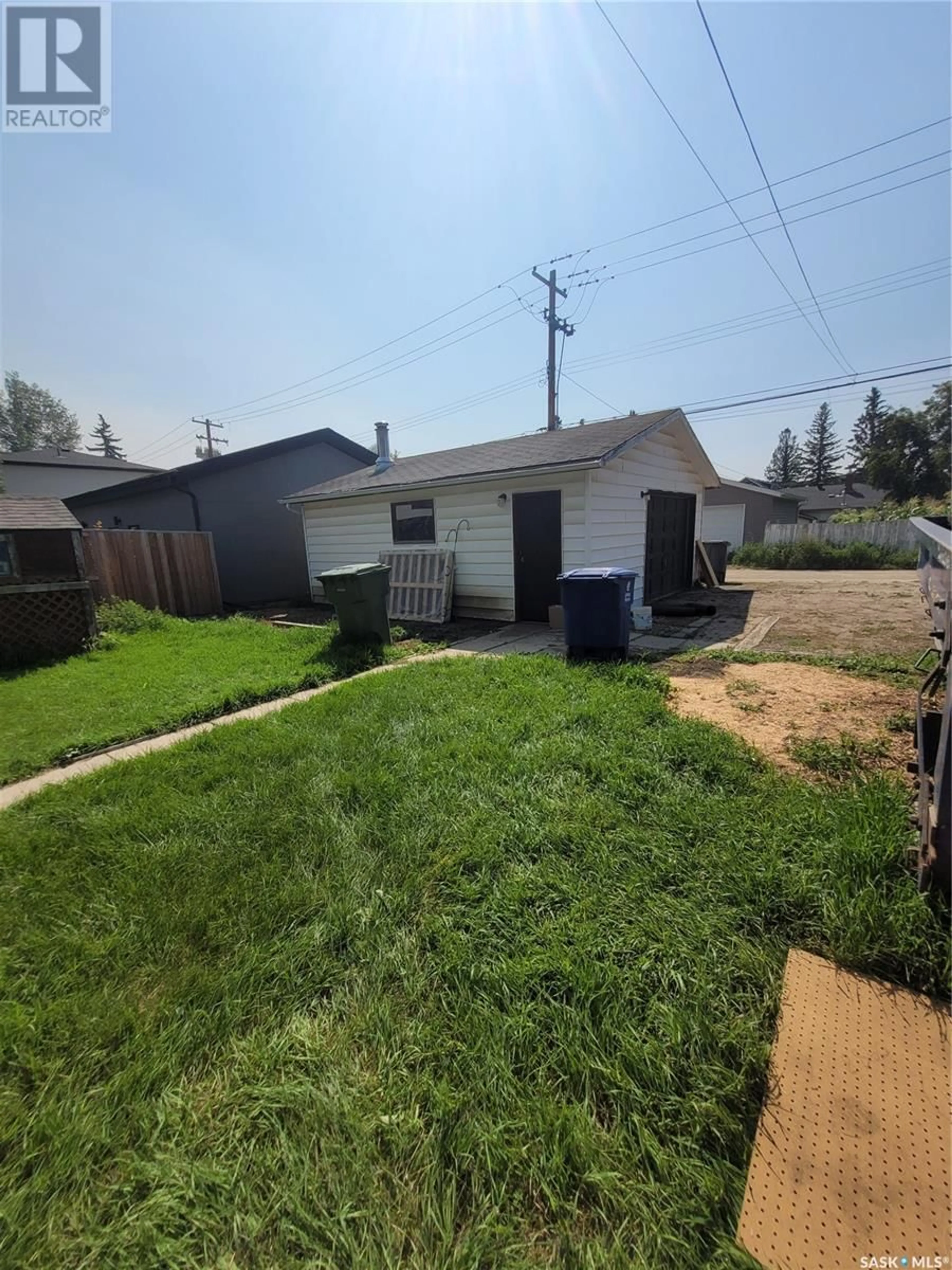 Shed for 1322 15TH STREET, Saskatoon Saskatchewan S7N0R9