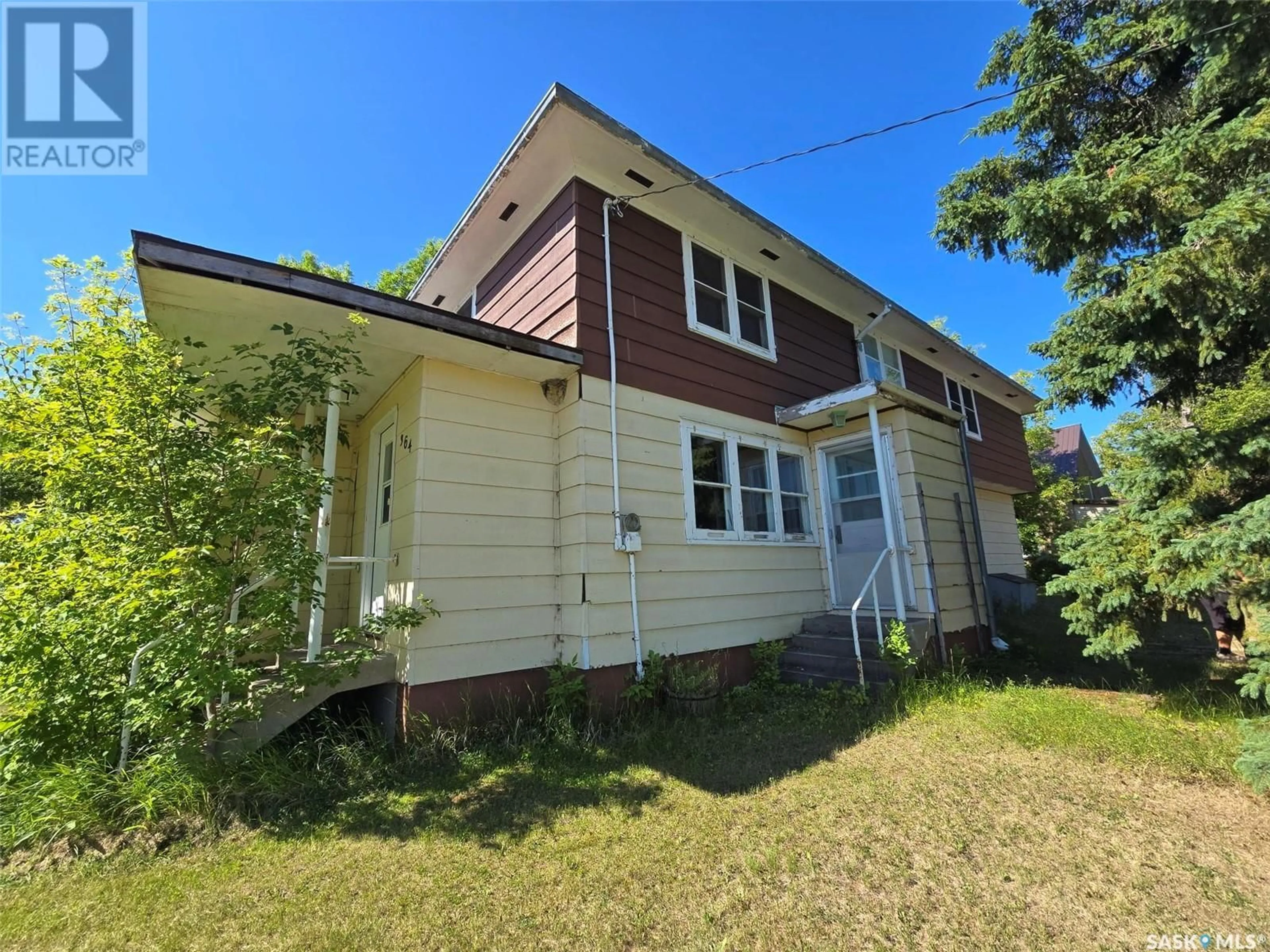 A pic from outside/outdoor area/front of a property/back of a property/a pic from drone, building for 364 5TH AVENUE, Broadview Saskatchewan S0G0K0
