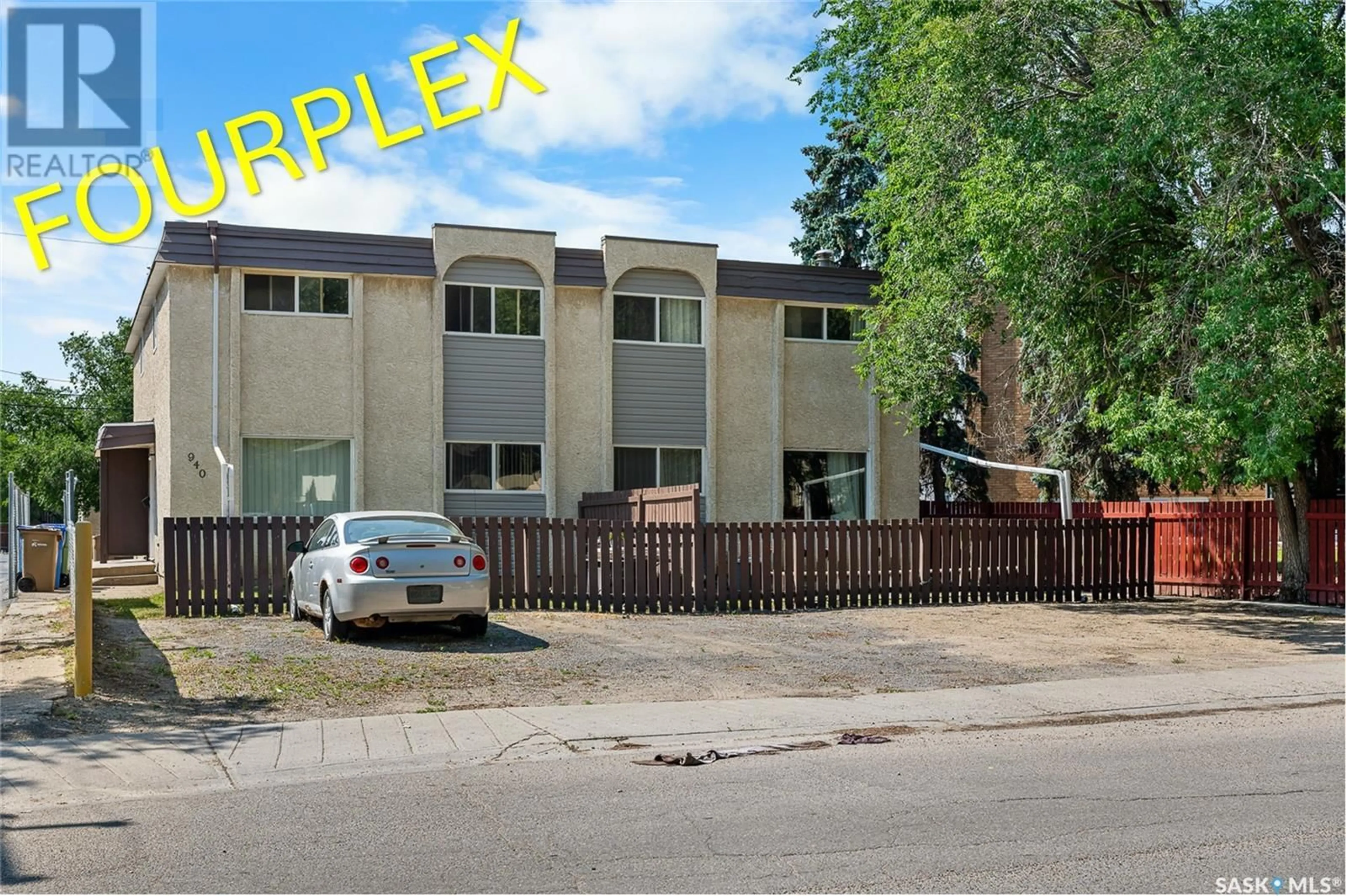 A pic from outside/outdoor area/front of a property/back of a property/a pic from drone, building for 940 MCINTOSH STREET, Regina Saskatchewan S4T5B4