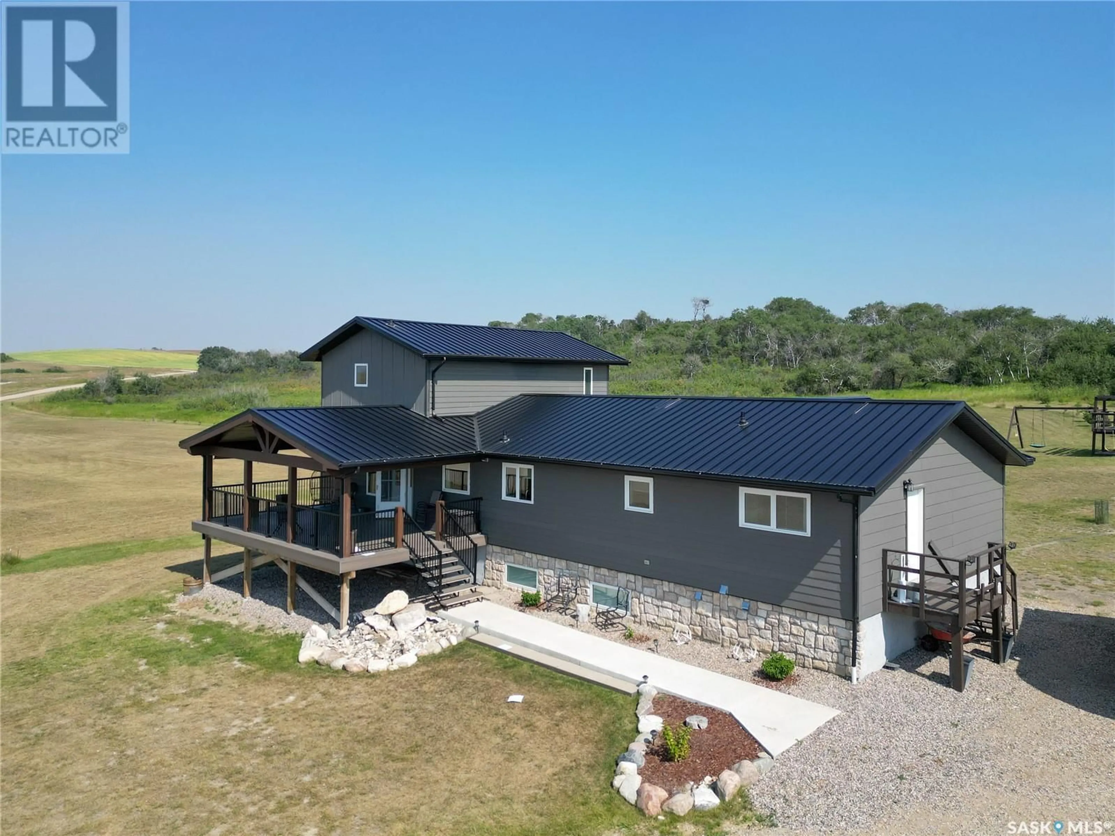 A pic from outside/outdoor area/front of a property/back of a property/a pic from drone, building for Edwards ACREAGE, Last Mountain Valley RM No. 250 Saskatchewan S0G4V0