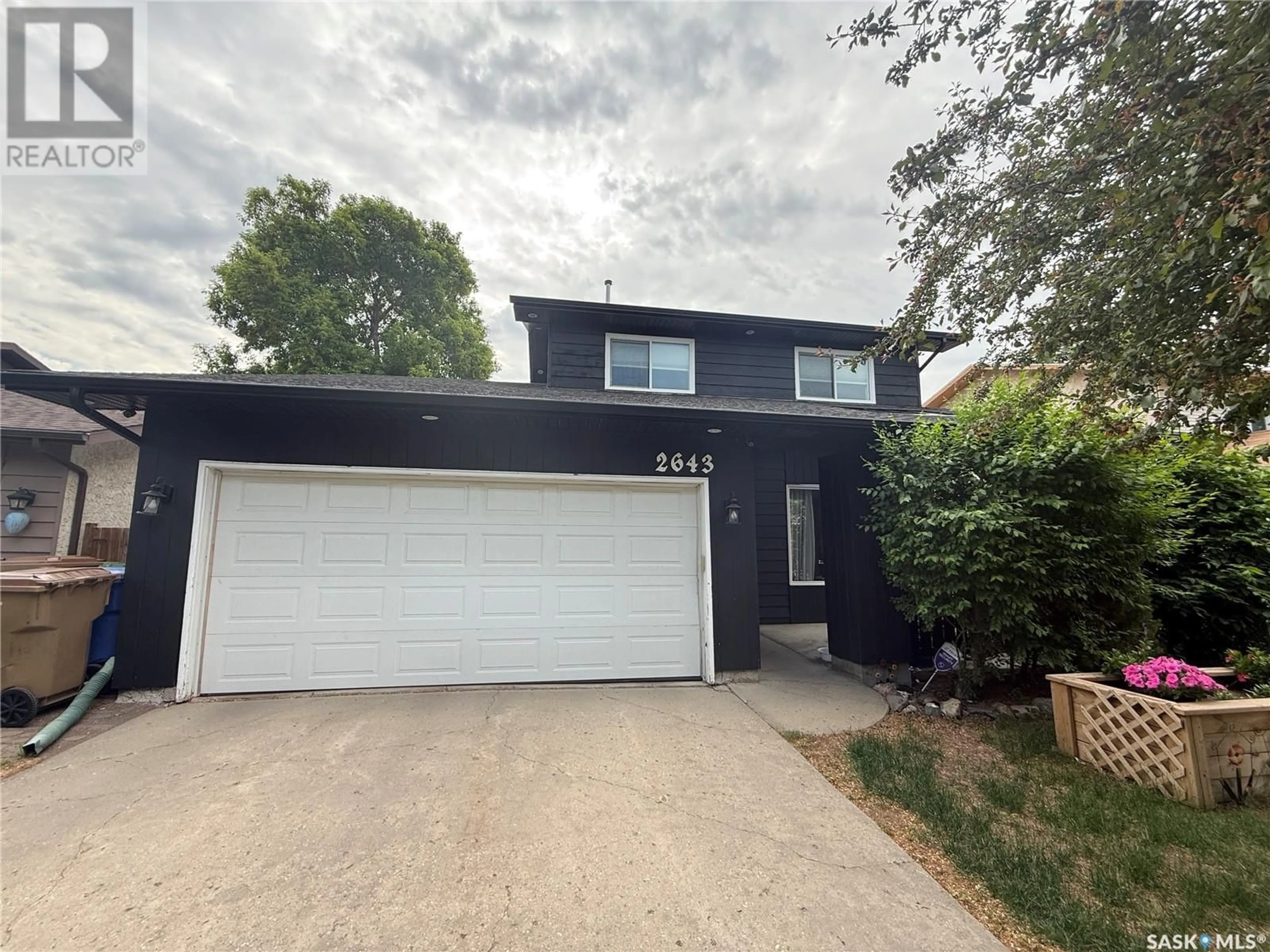 Home with vinyl exterior material, street for 2643 KLIMAN CRESCENT, Regina Saskatchewan S4V0M1