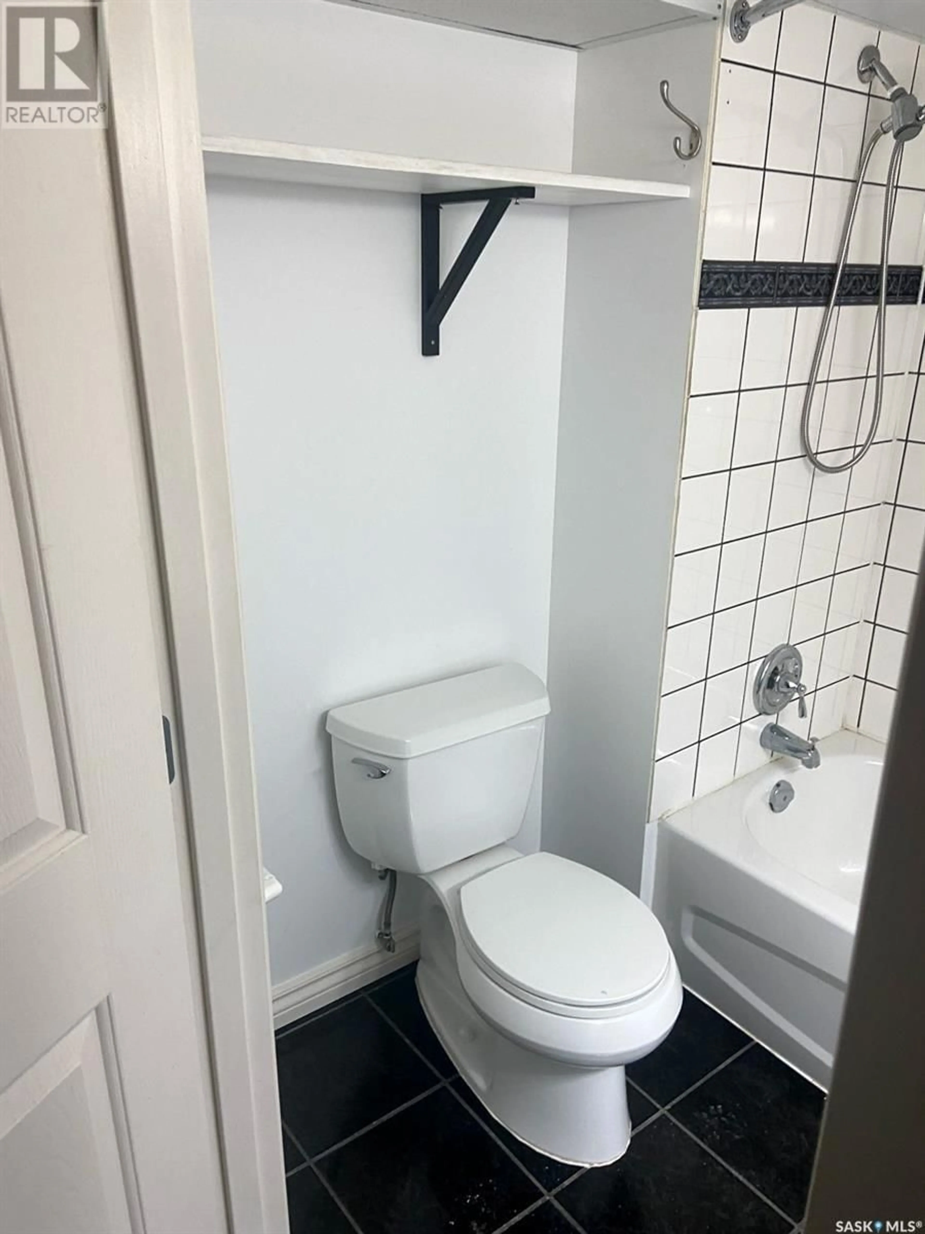 Standard bathroom, floor is not visible for 2643 KLIMAN CRESCENT, Regina Saskatchewan S4V0M1