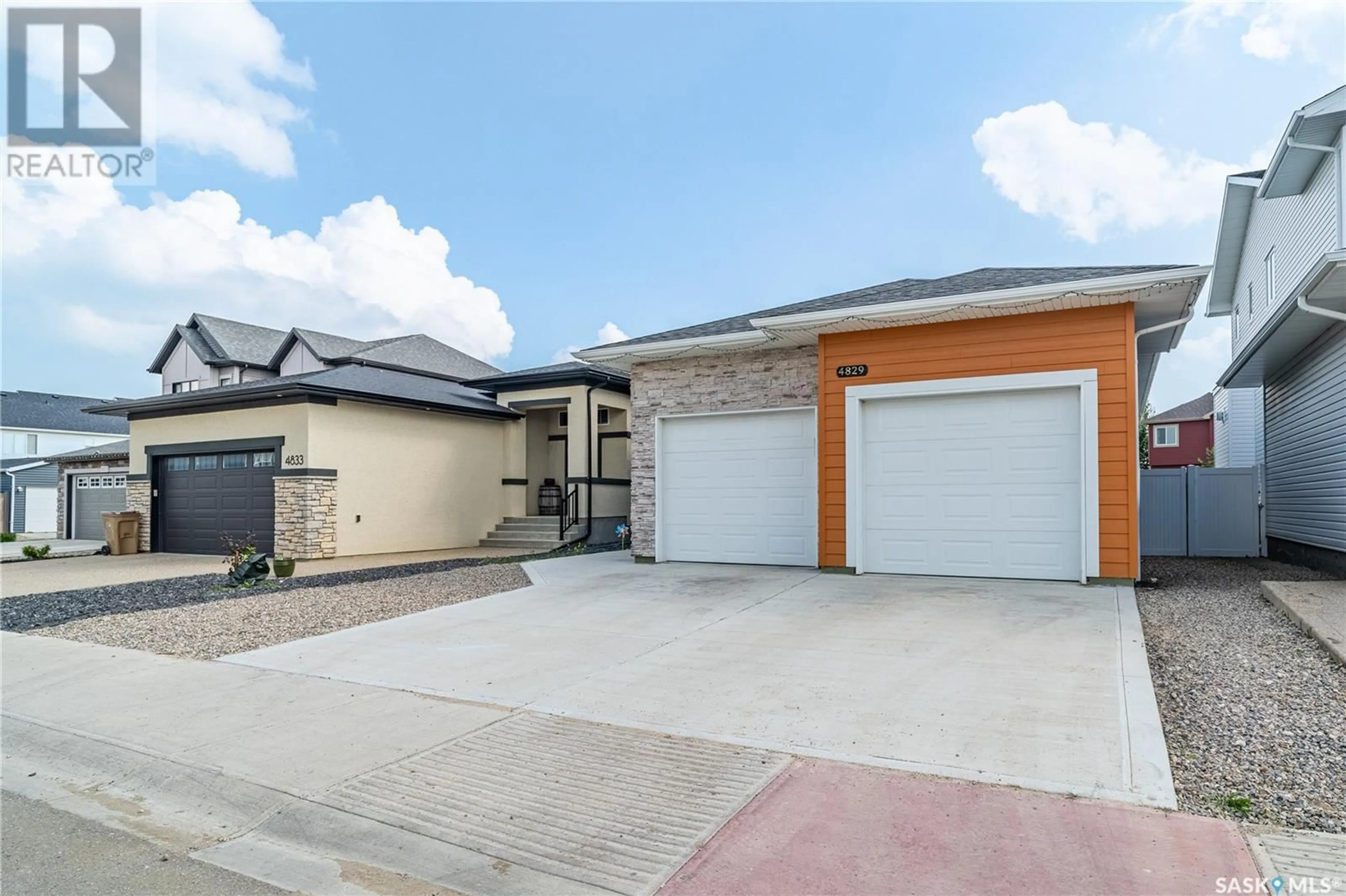 Indoor garage for 4829 KELLER AVENUE, Regina Saskatchewan S4V3S6