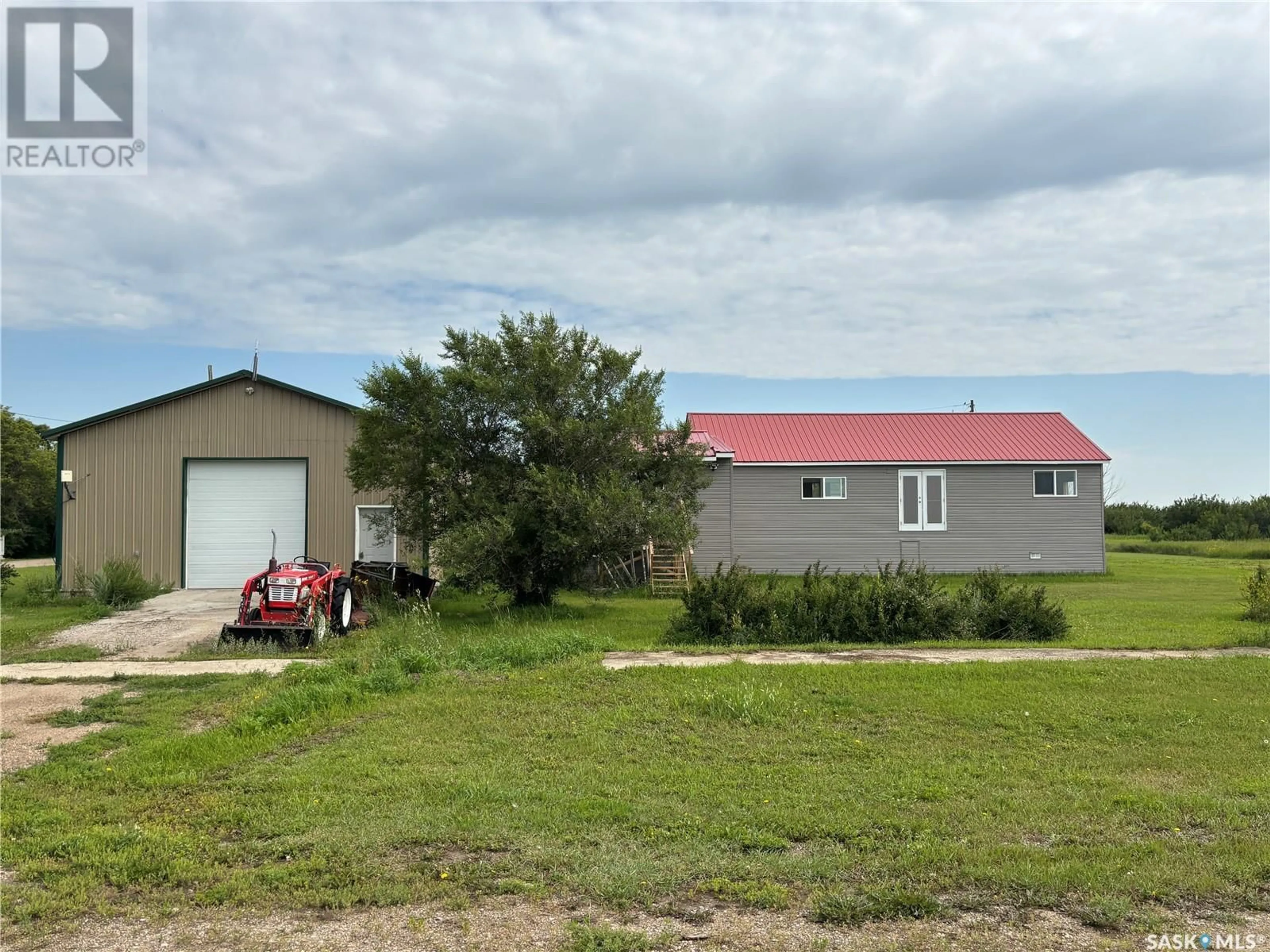 A pic from outside/outdoor area/front of a property/back of a property/a pic from drone, building for 1 MAIN STREET, Fertile Valley Rm No. 285 Saskatchewan S0L0B0