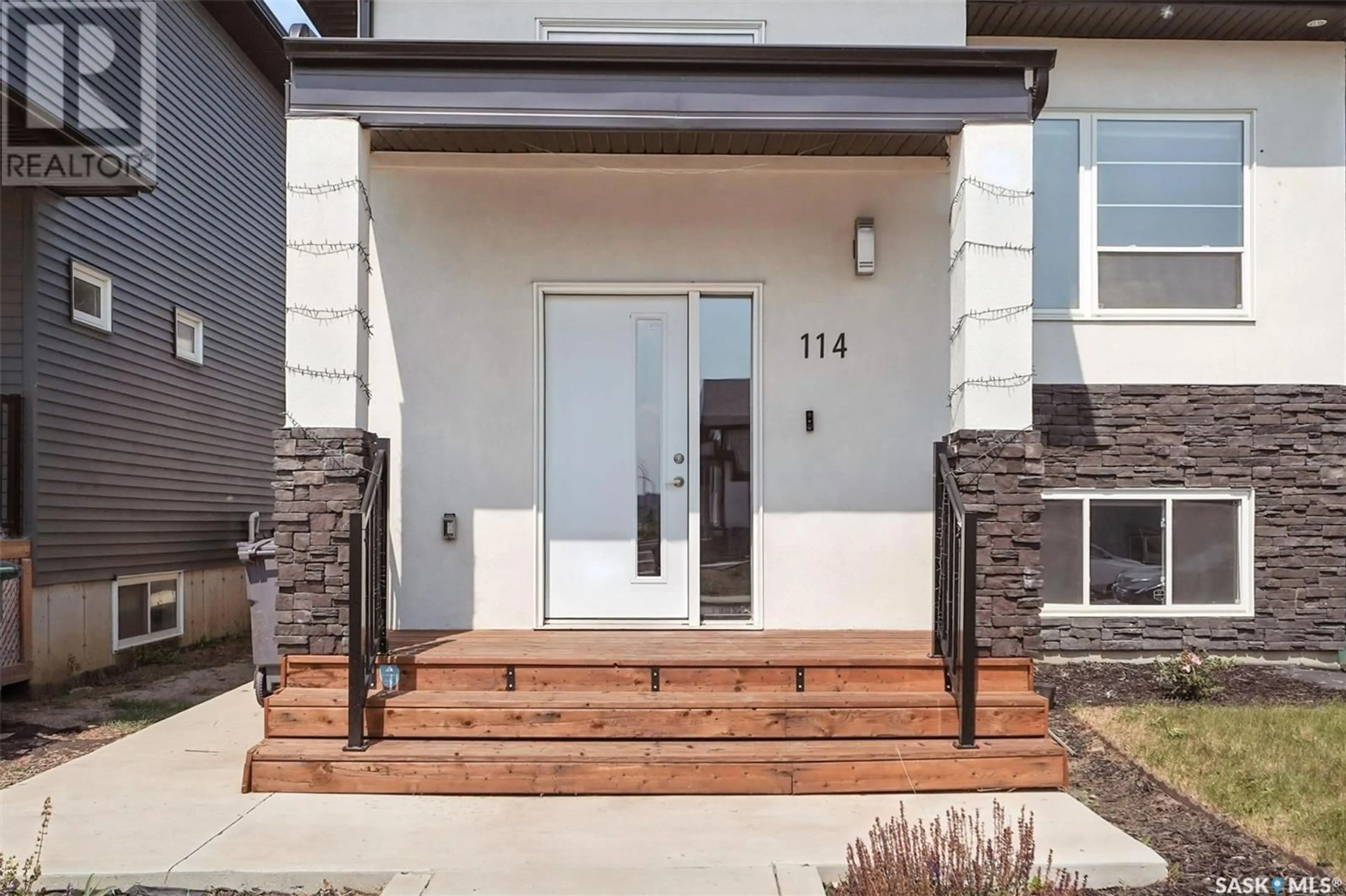 Indoor entryway for 114 BOLSTAD WAY, Saskatoon Saskatchewan S7W0Y1