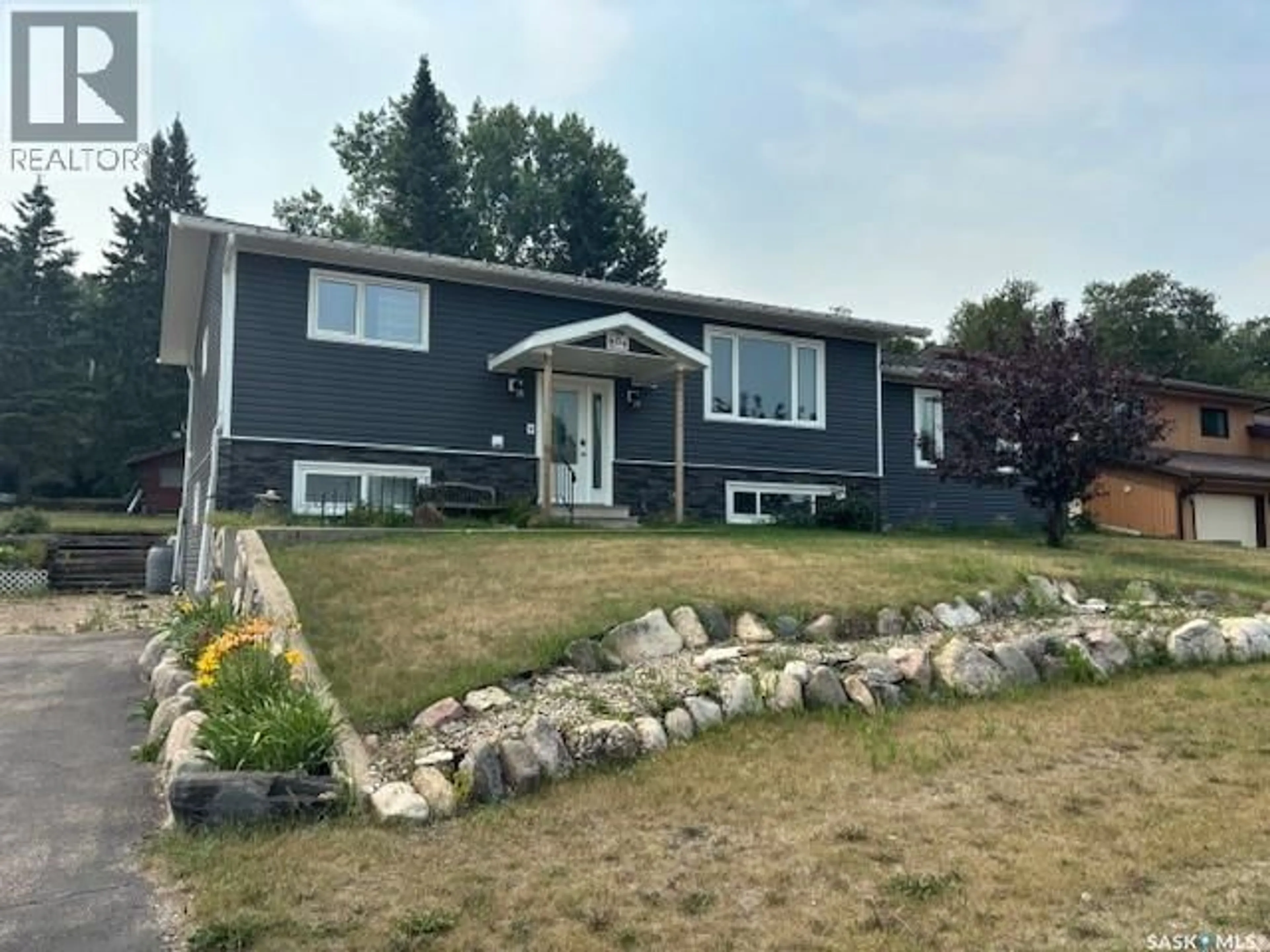 Home with vinyl exterior material, unknown for 864 MCNEIL CRESCENT, Sturgis Saskatchewan S0A4A0