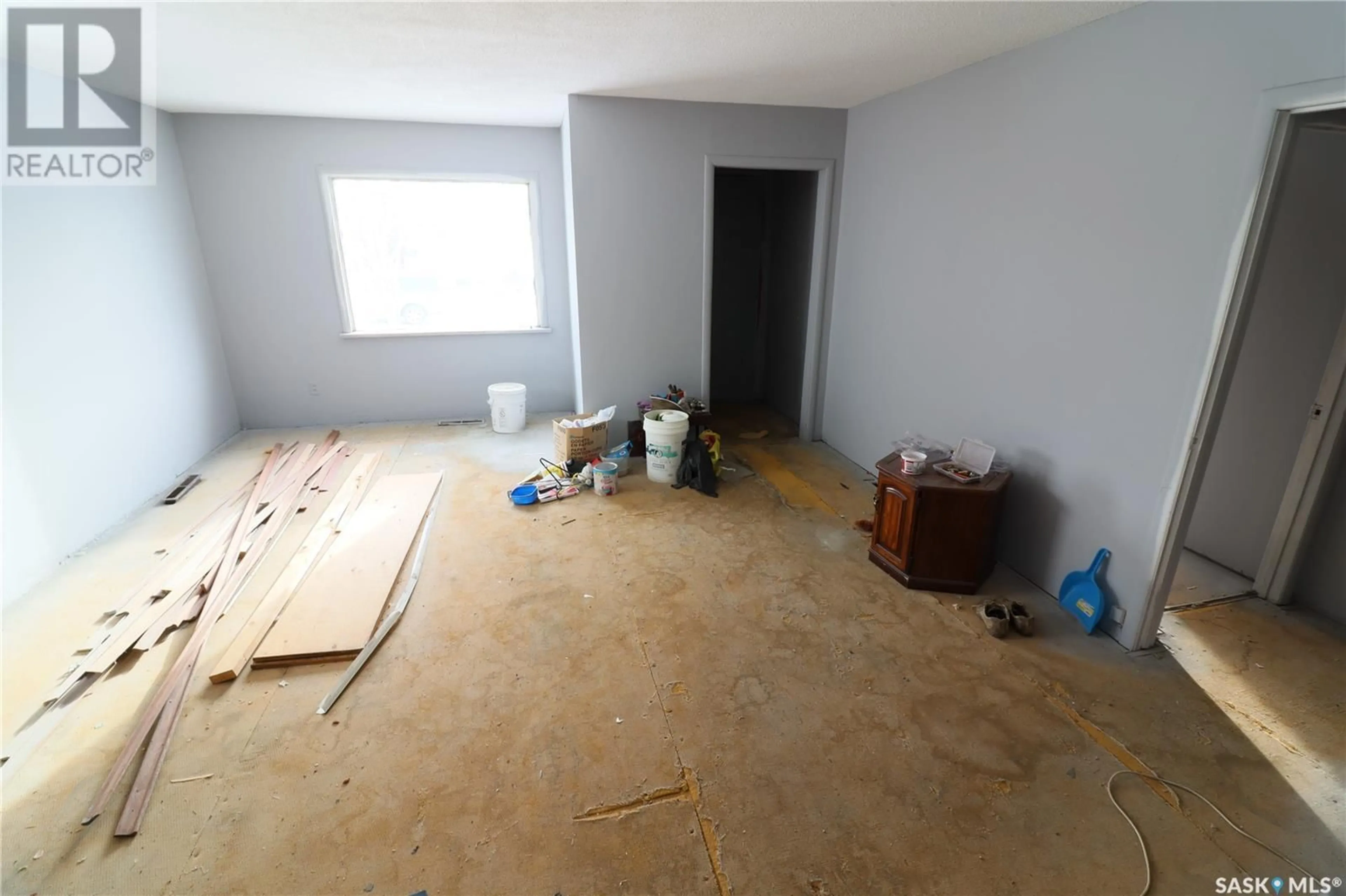 A pic of a room for 341 X AVENUE, Saskatoon Saskatchewan S7M3H5