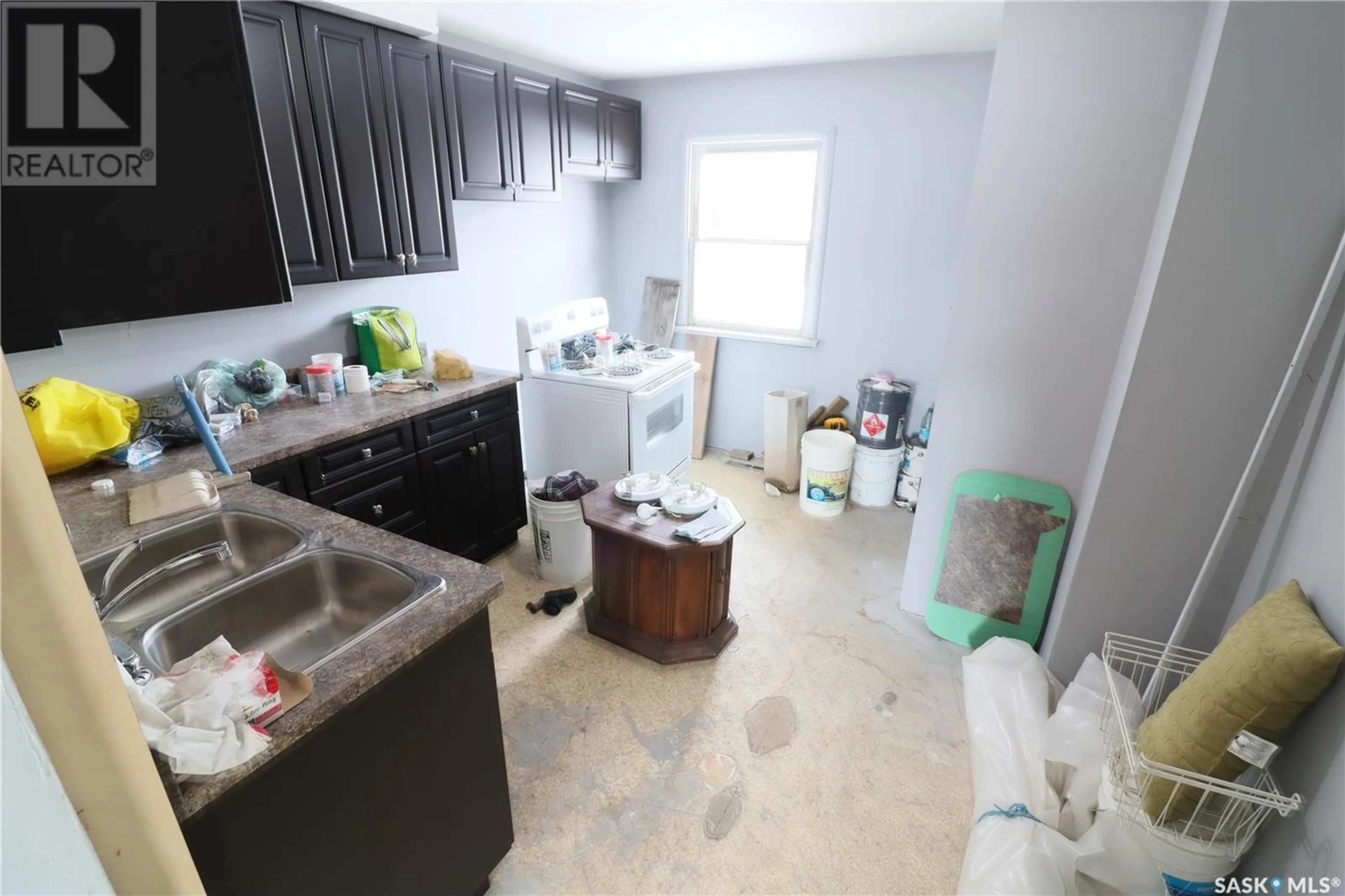 A pic of a room for 341 X AVENUE, Saskatoon Saskatchewan S7M3H5