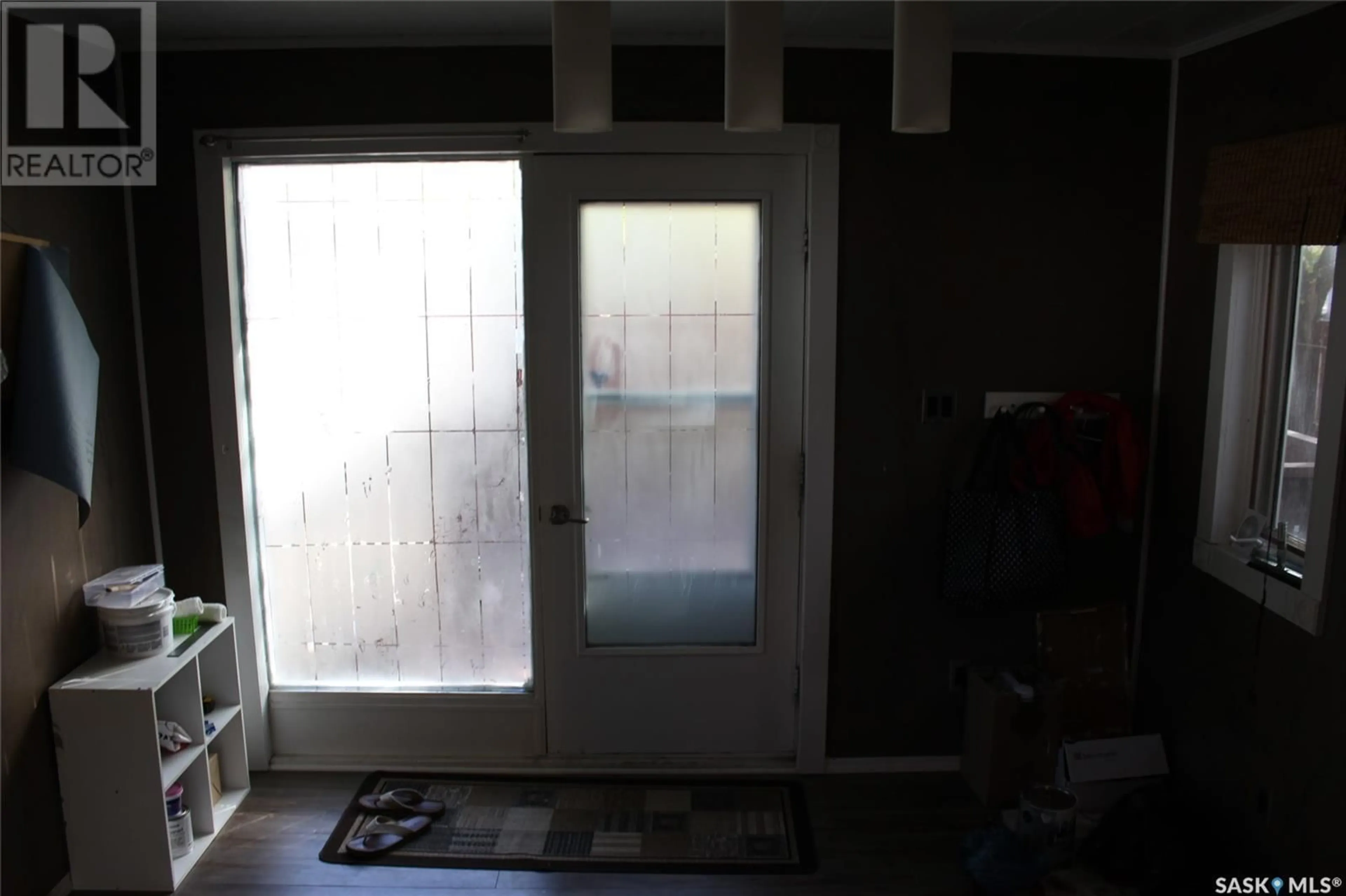 Indoor entryway for 530 7TH AVENUE, Shaunavon Saskatchewan S0N2M0