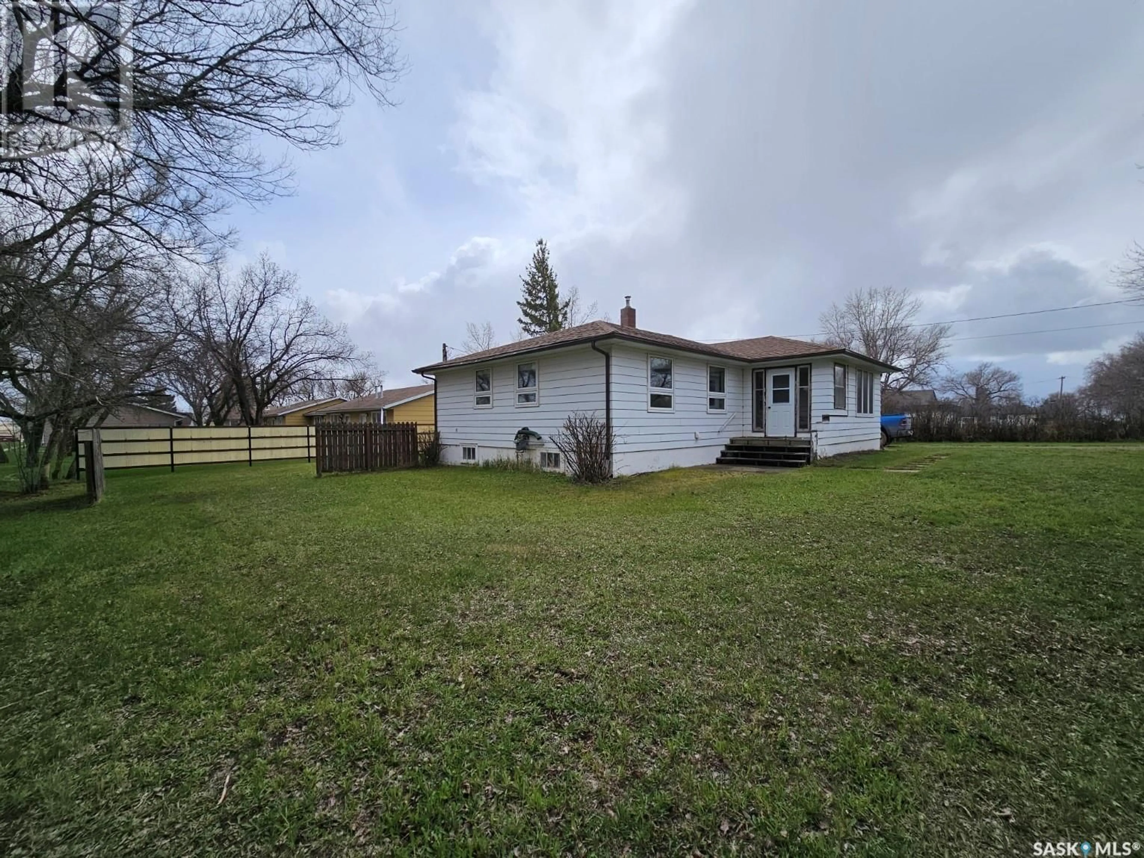 A pic from outside/outdoor area/front of a property/back of a property/a pic from drone, unknown for 245 1ST AVENUE, Mankota Saskatchewan S0H2W0