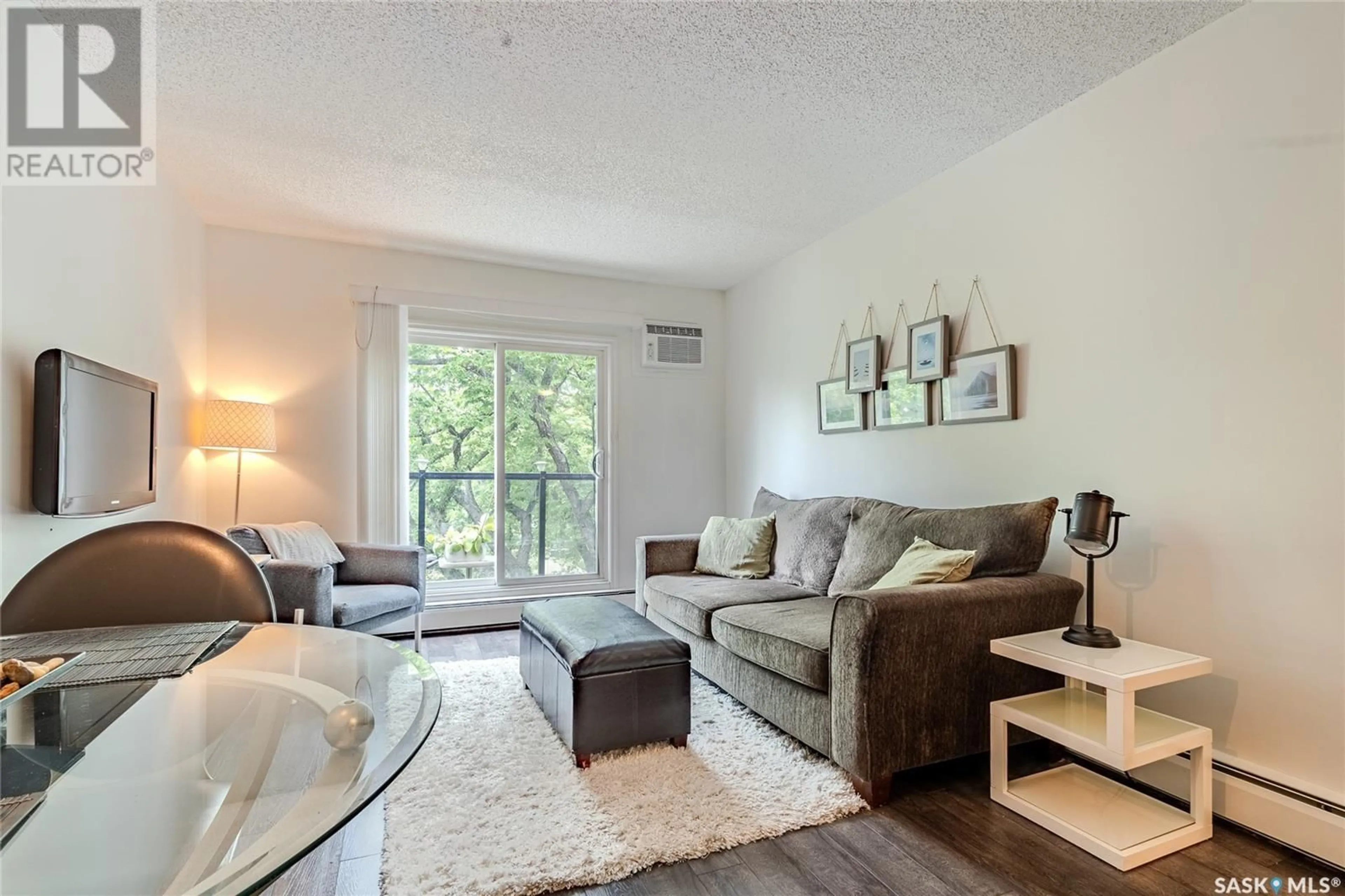 Living room with furniture, unknown for 30 1001 LANDSDOWNE AVENUE, Saskatoon Saskatchewan S7H2C2