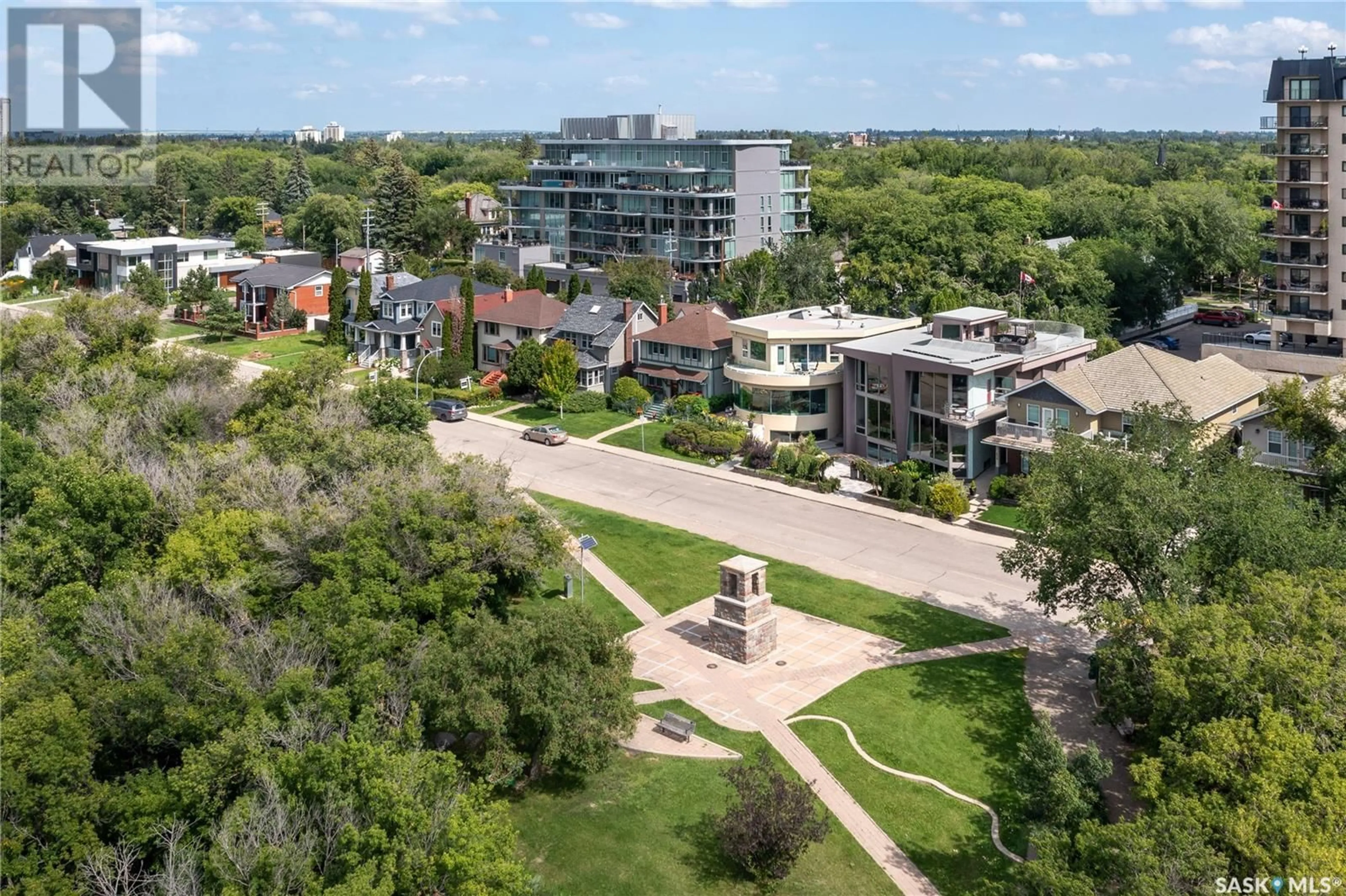 A pic from outside/outdoor area/front of a property/back of a property/a pic from drone, city buildings view from balcony for 616 SASKATCHEWAN CRESCENT, Saskatoon Saskatchewan S7N0K9