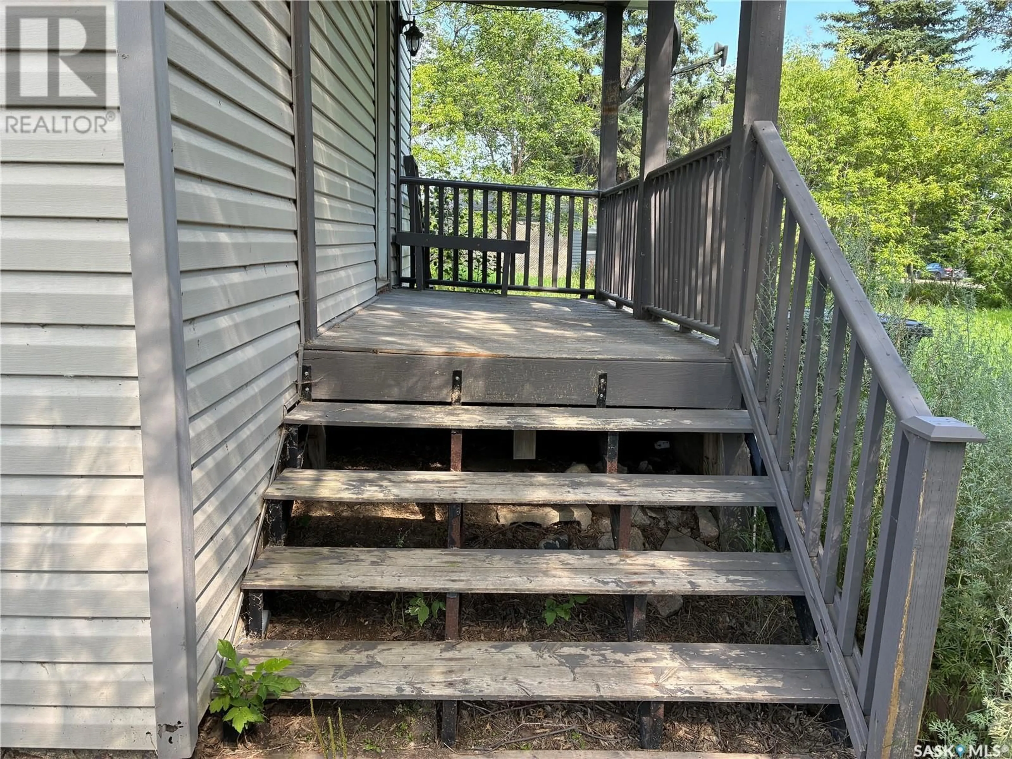 Stairs for 502 BANGOR AVENUE, Viscount Saskatchewan S0K4M0