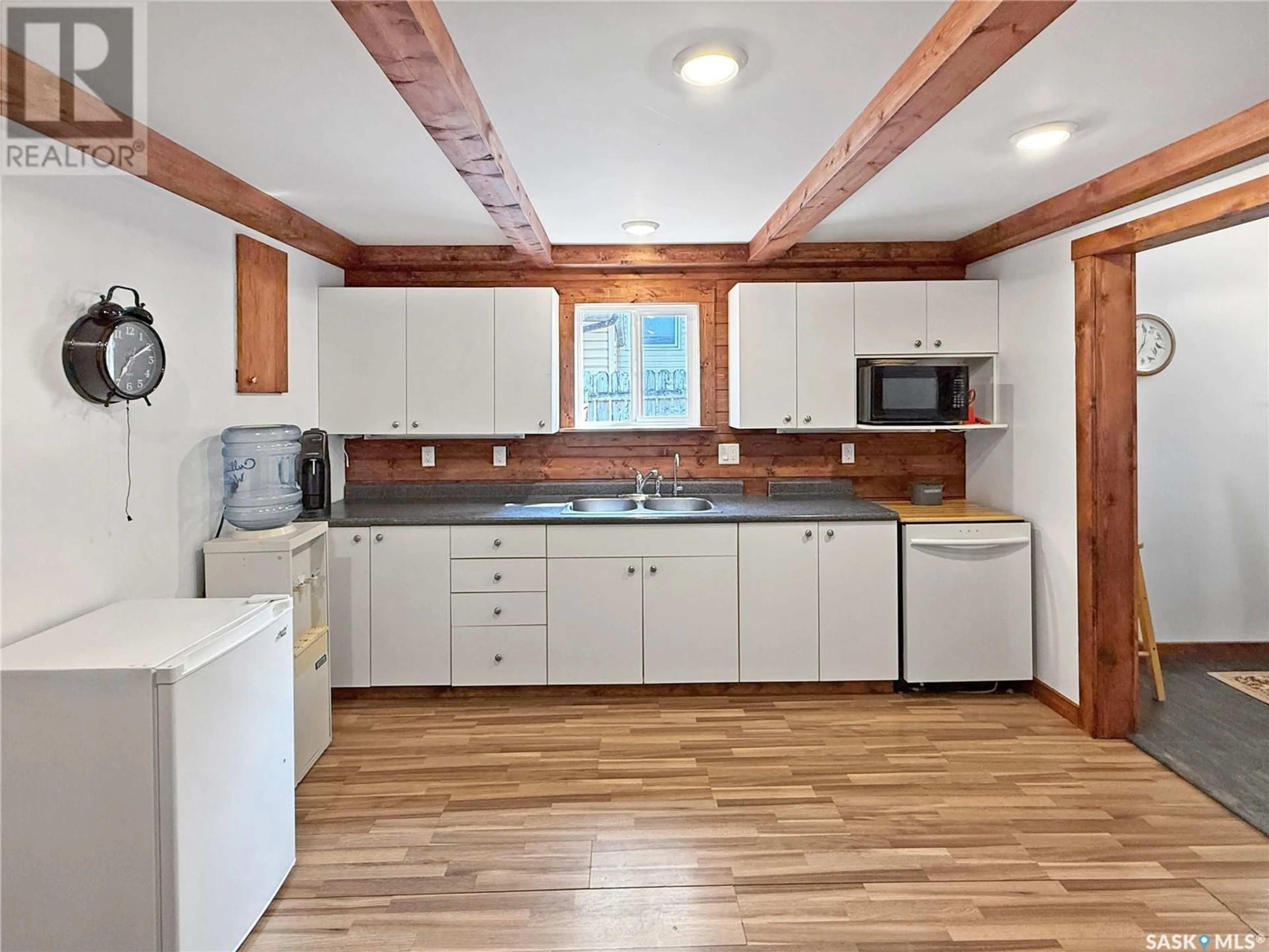 Standard kitchen, unknown for 213 5TH AVENUE, Shellbrook Saskatchewan S0J2E0
