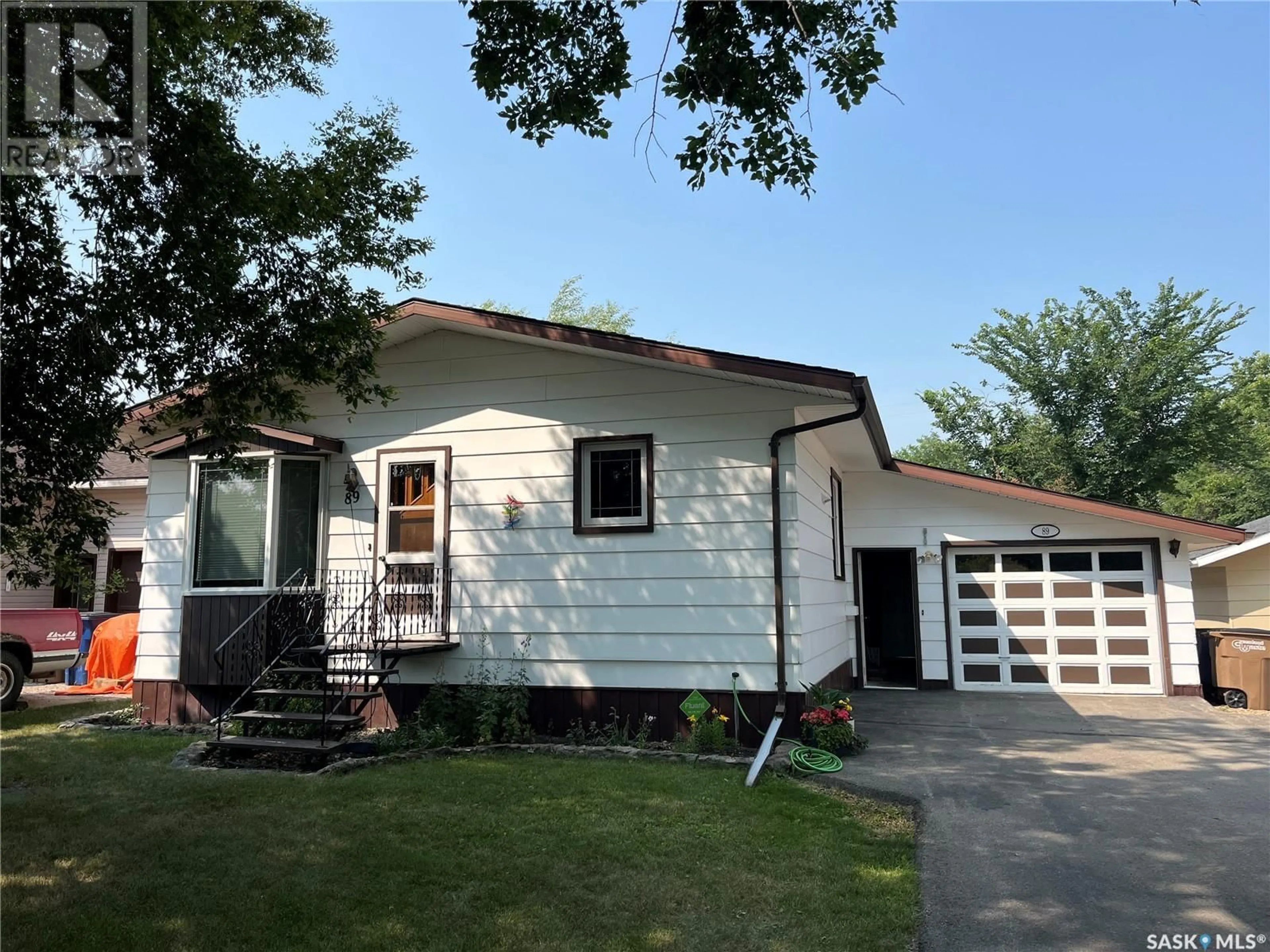Home with vinyl exterior material, street for 89 1ST STREET, Wadena Saskatchewan S0A4J0