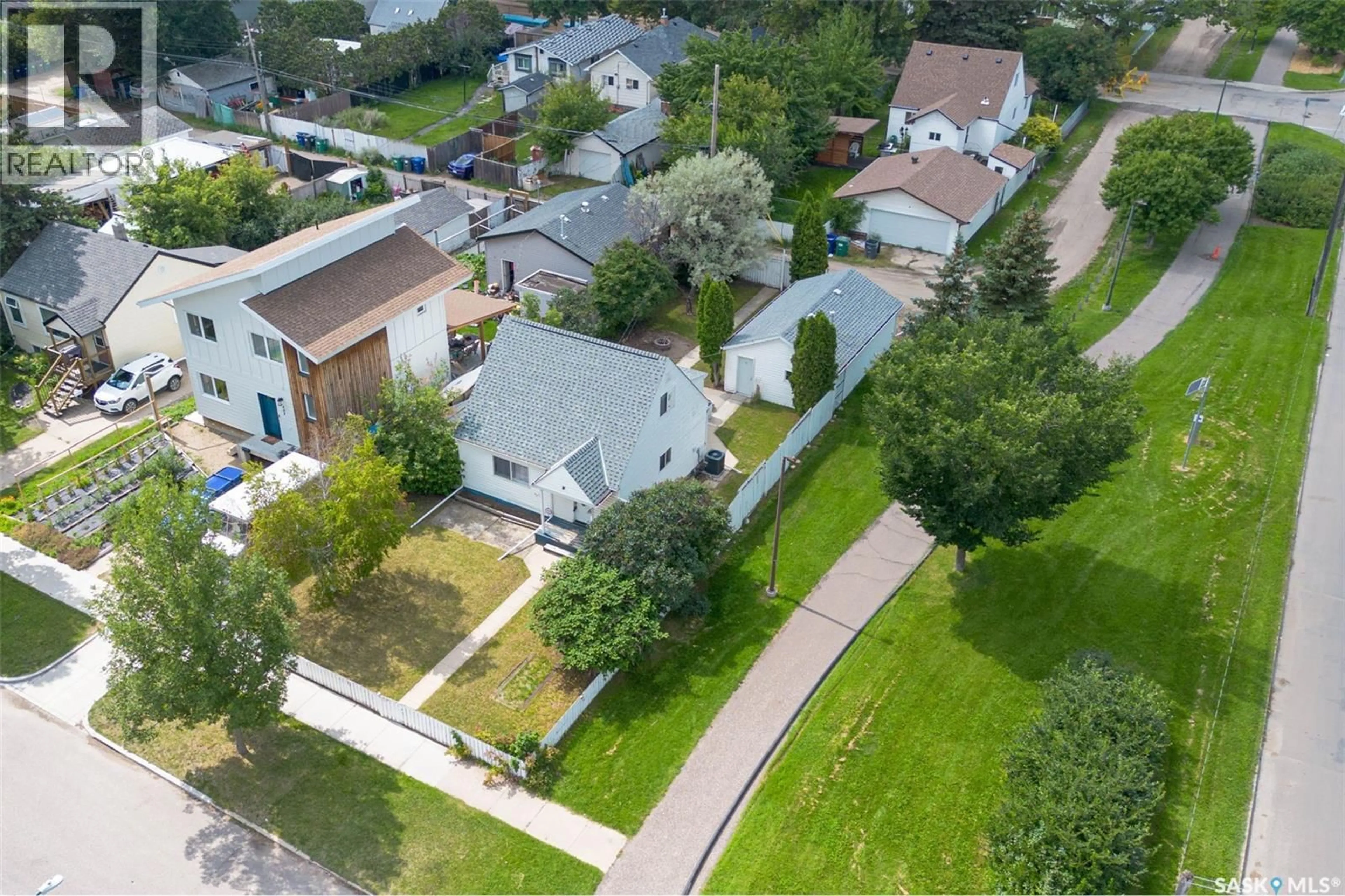A pic from outside/outdoor area/front of a property/back of a property/a pic from drone, street for 603 K AVENUE, Saskatoon Saskatchewan S7M2E4