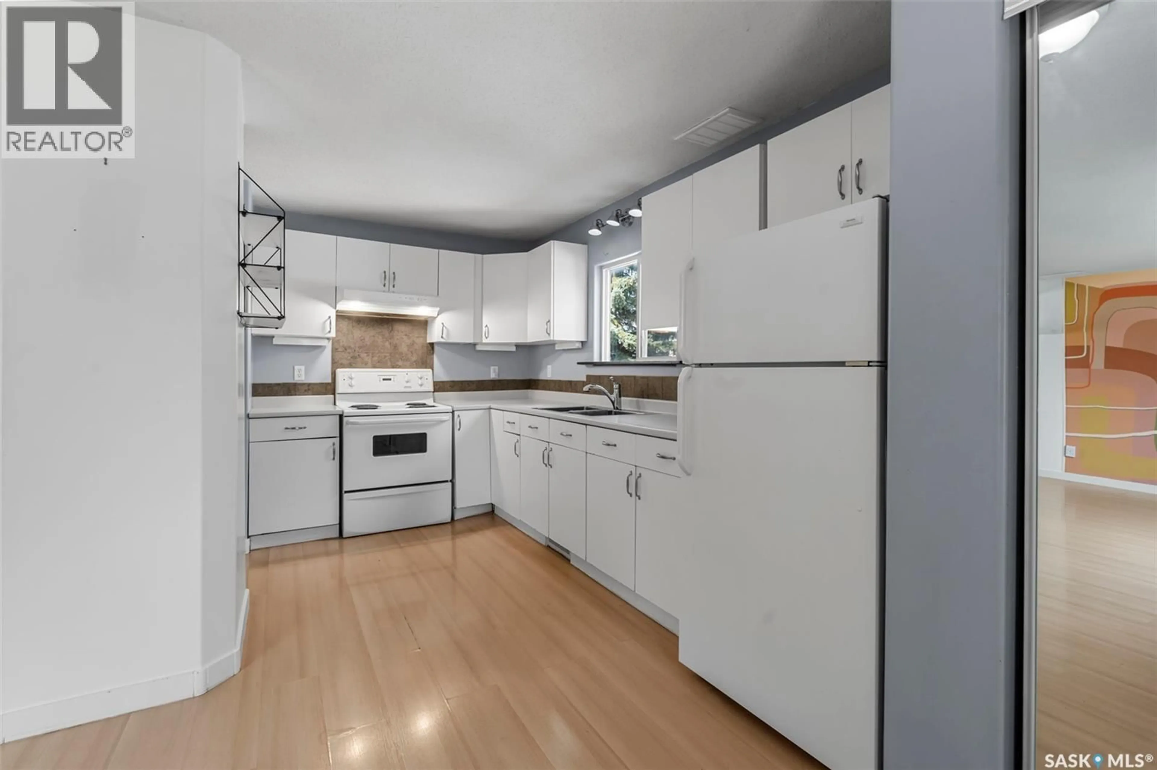 Standard kitchen, unknown for 603 K AVENUE, Saskatoon Saskatchewan S7M2E4