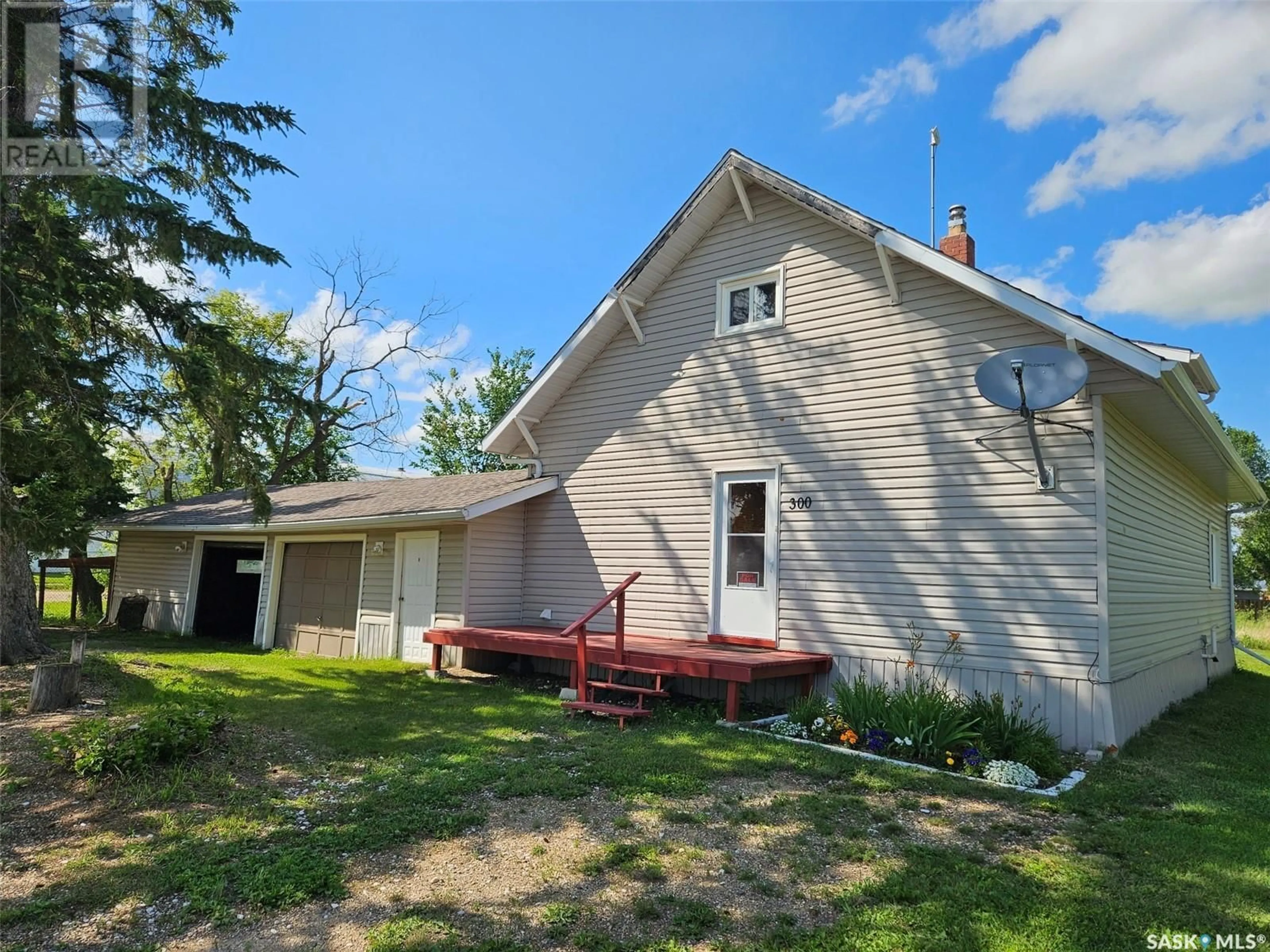 A pic from outside/outdoor area/front of a property/back of a property/a pic from drone, building for 300 MGR JEAN GAIRE AVENUE, Storthoaks Rm No. 31 Saskatchewan S0C0J0