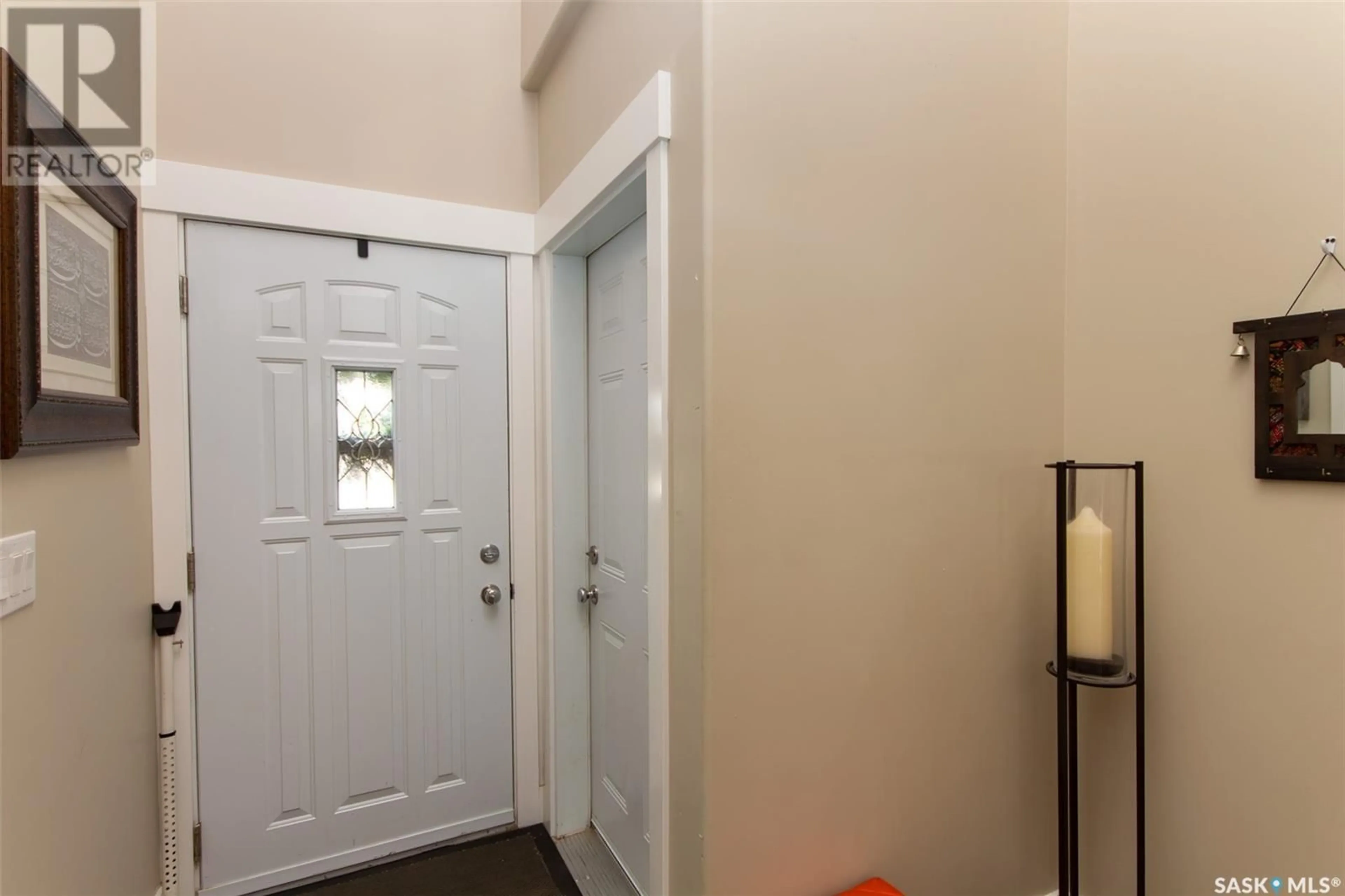 Indoor entryway for 261 15TH STREET, Battleford Saskatchewan S0M0E0