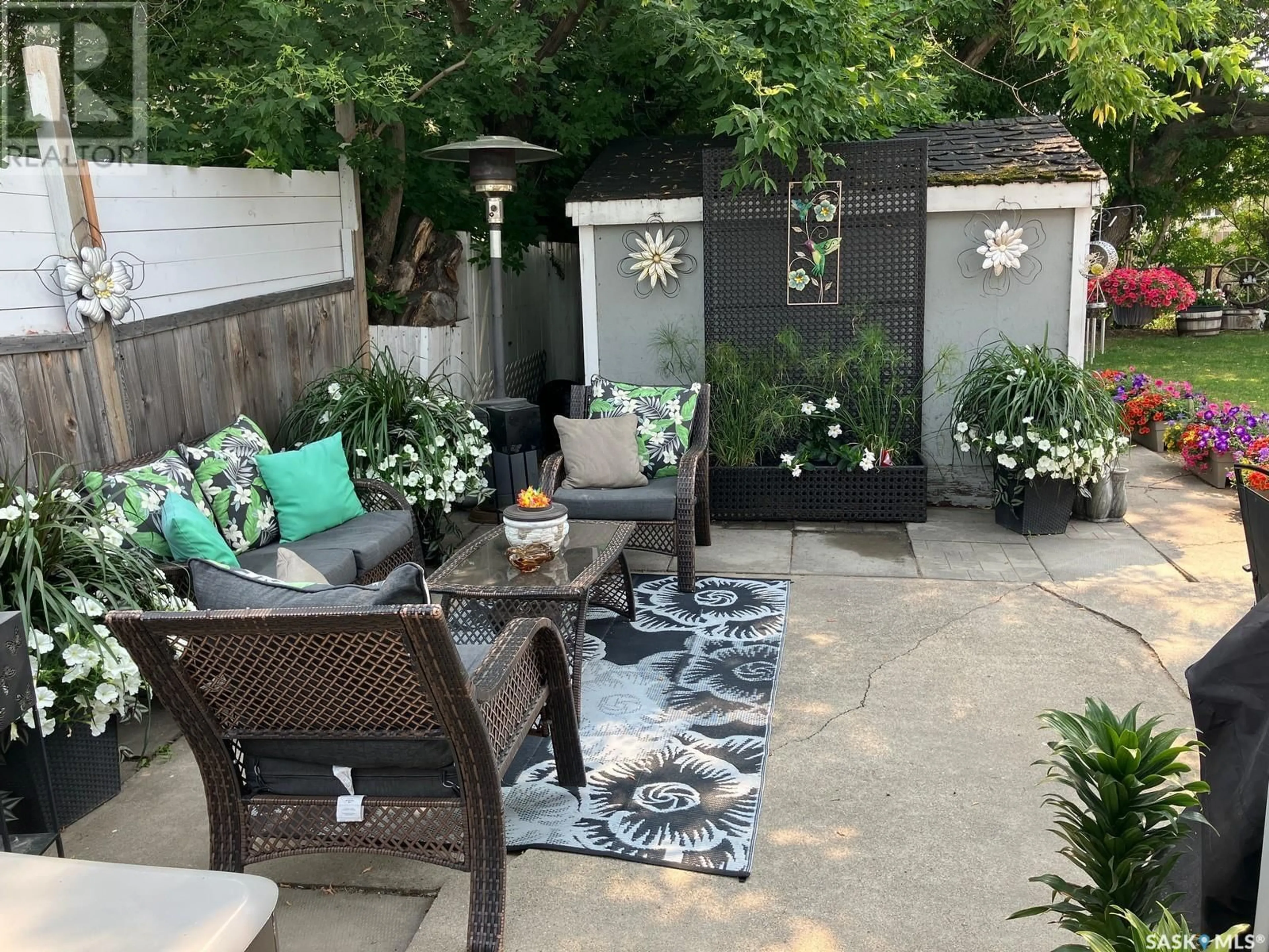 Patio, unknown for 804 - 806 9TH AVENUE, Nipawin Saskatchewan S0E1E0