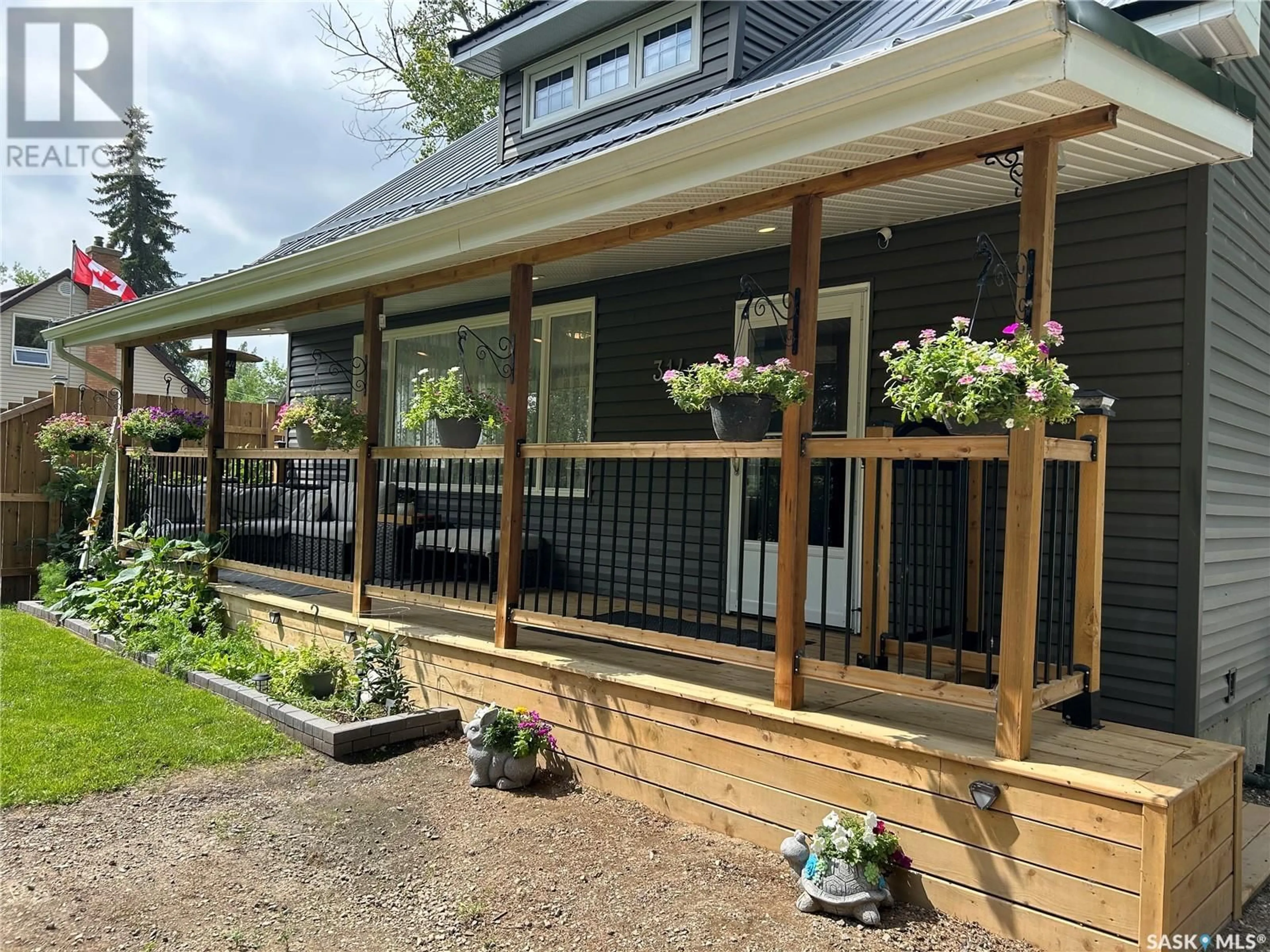 Patio, unknown for 314 ANTRIM STREET, North Portal Saskatchewan S0C1W0