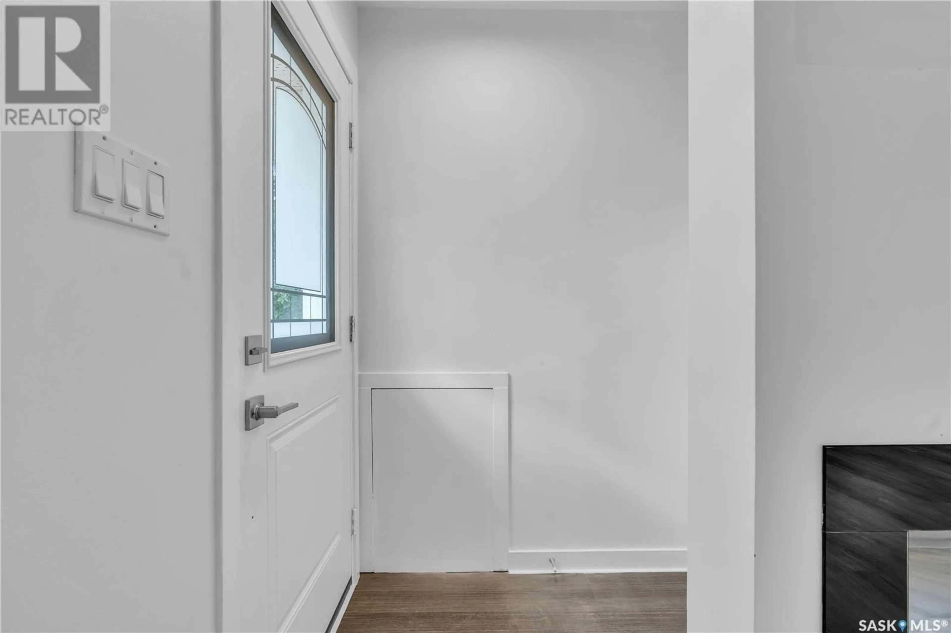 Indoor entryway for 934 TROTTER CRESCENT, Saskatoon Saskatchewan S7L3R1