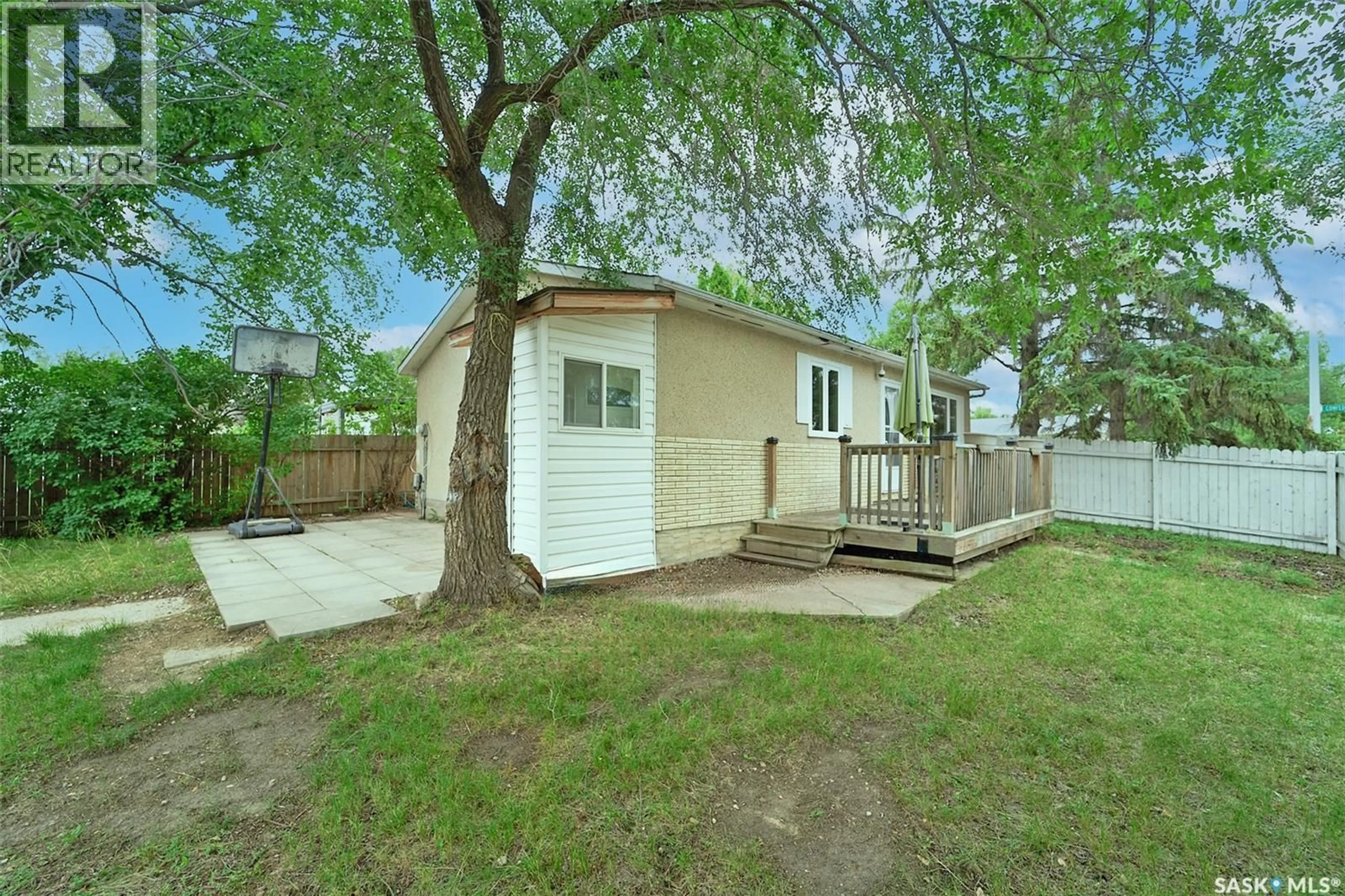 Shed for 75 CONFEDERATION CRESCENT, Saskatoon Saskatchewan S7L4V1