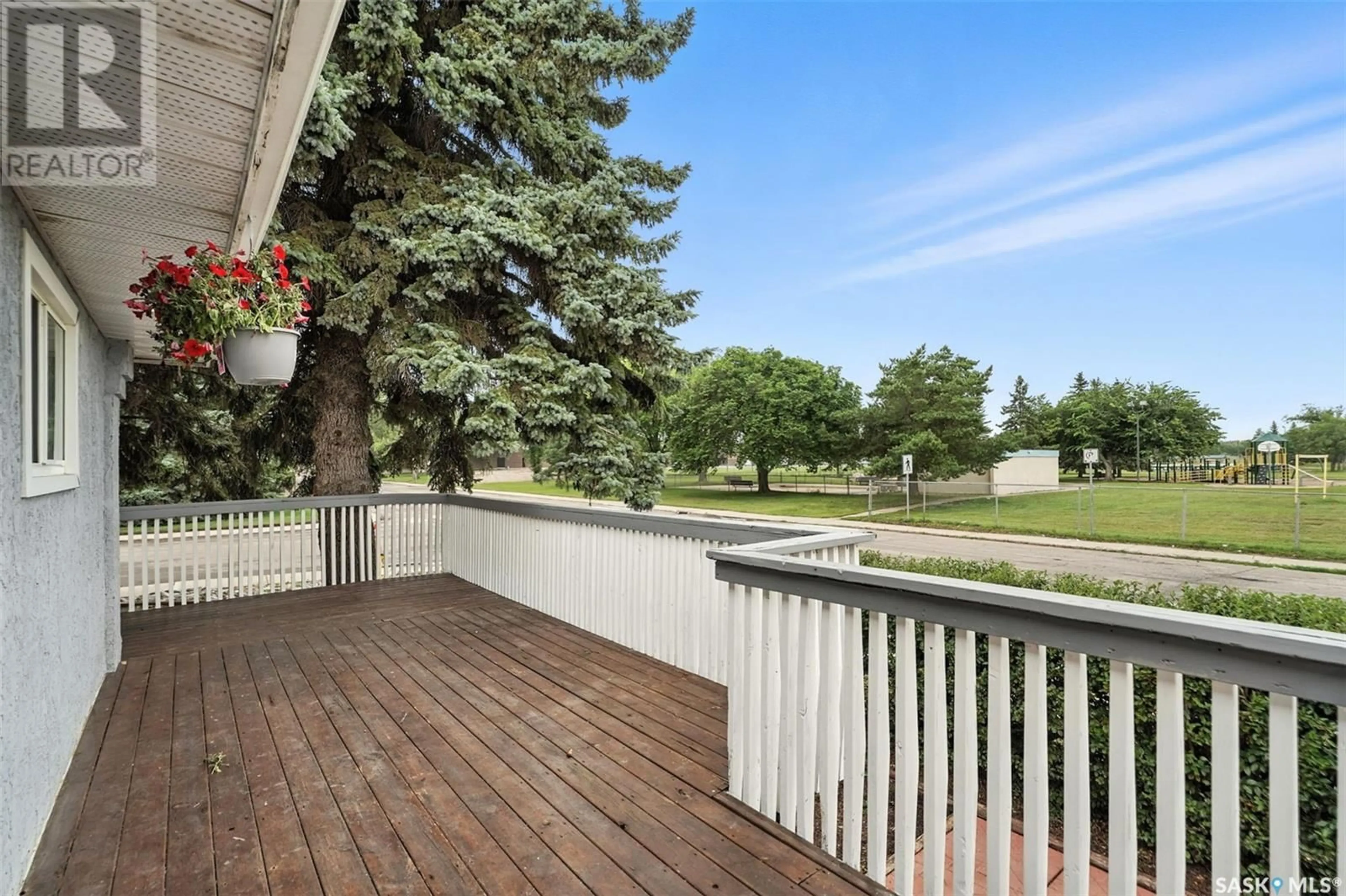 Patio, unknown for 338 U AVENUE, Saskatoon Saskatchewan S7L3C7