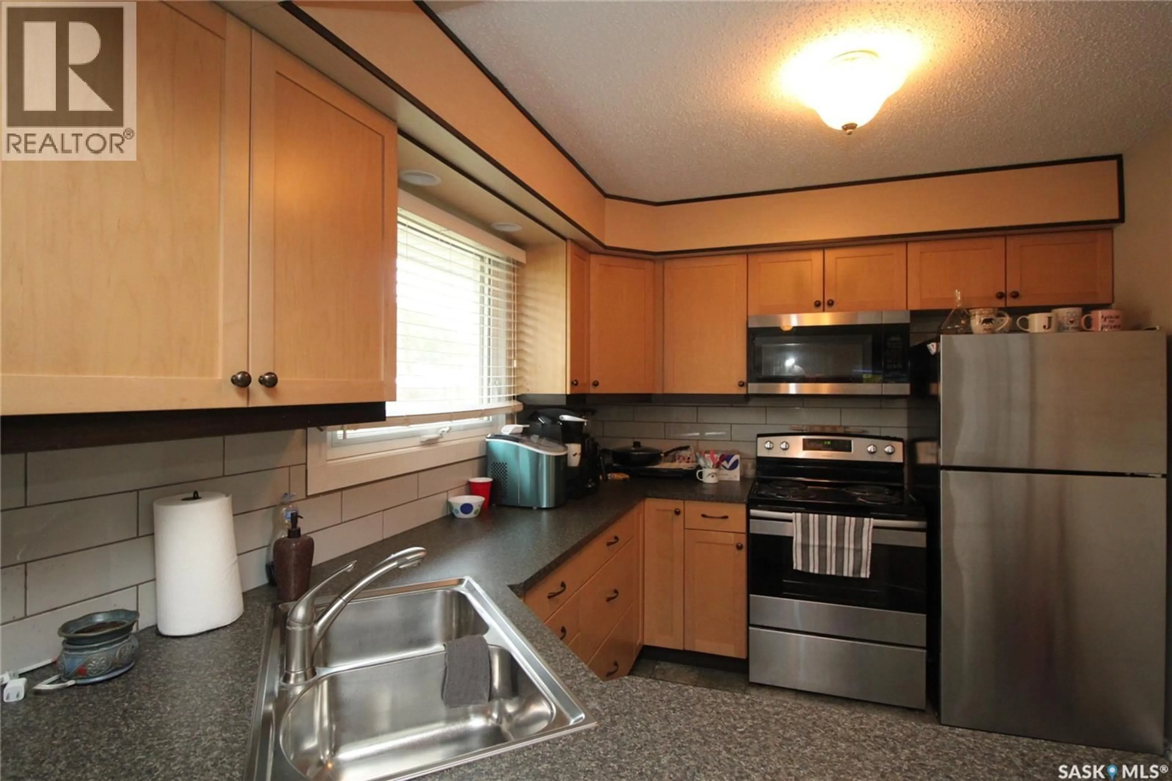 Standard kitchen, unknown for 1814 ARLINGTON AVENUE, Saskatoon Saskatchewan S7H2Y7