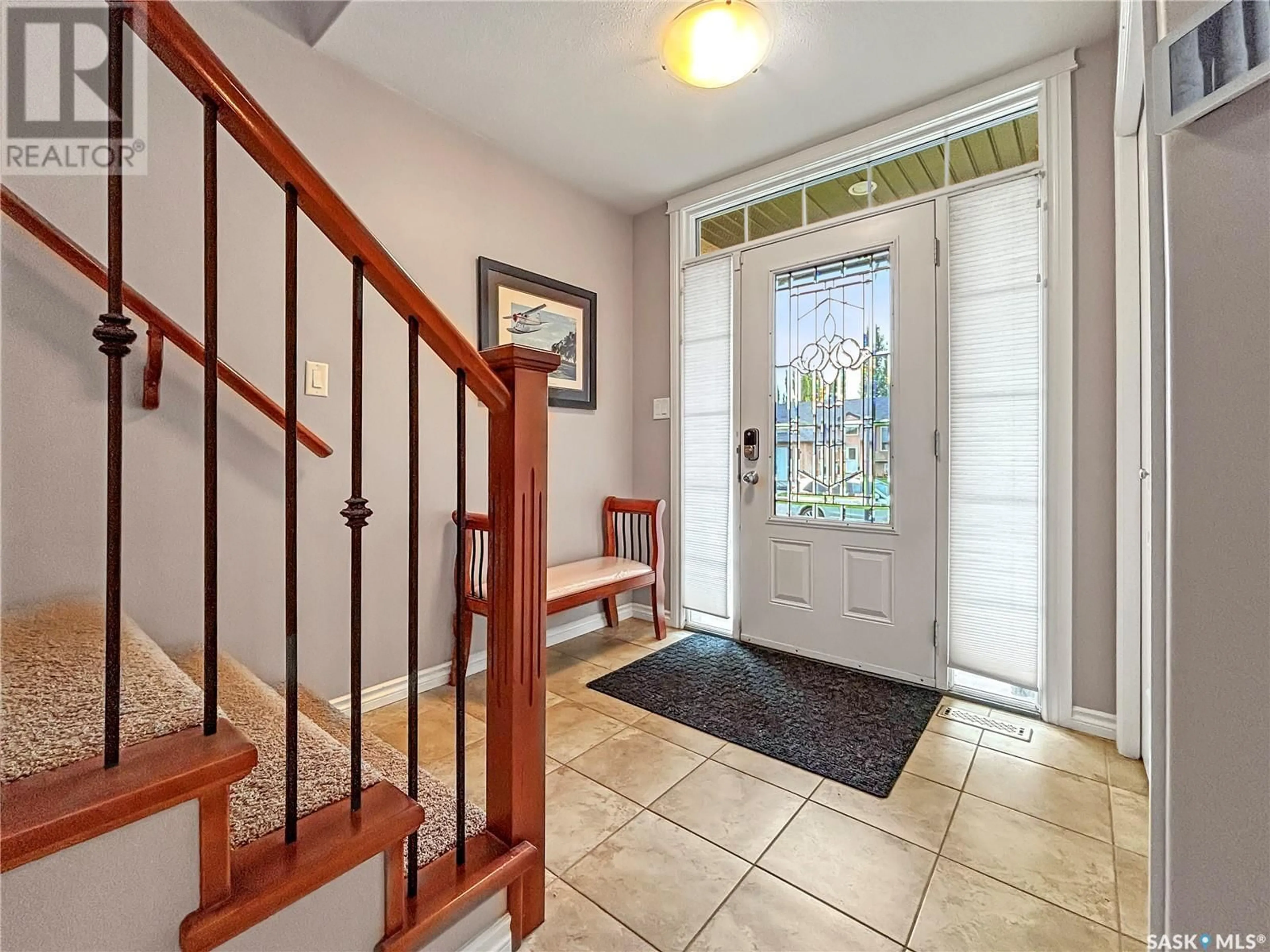 Indoor entryway for 630 MCKAGUE CRESCENT, Saskatoon Saskatchewan S7R0A9