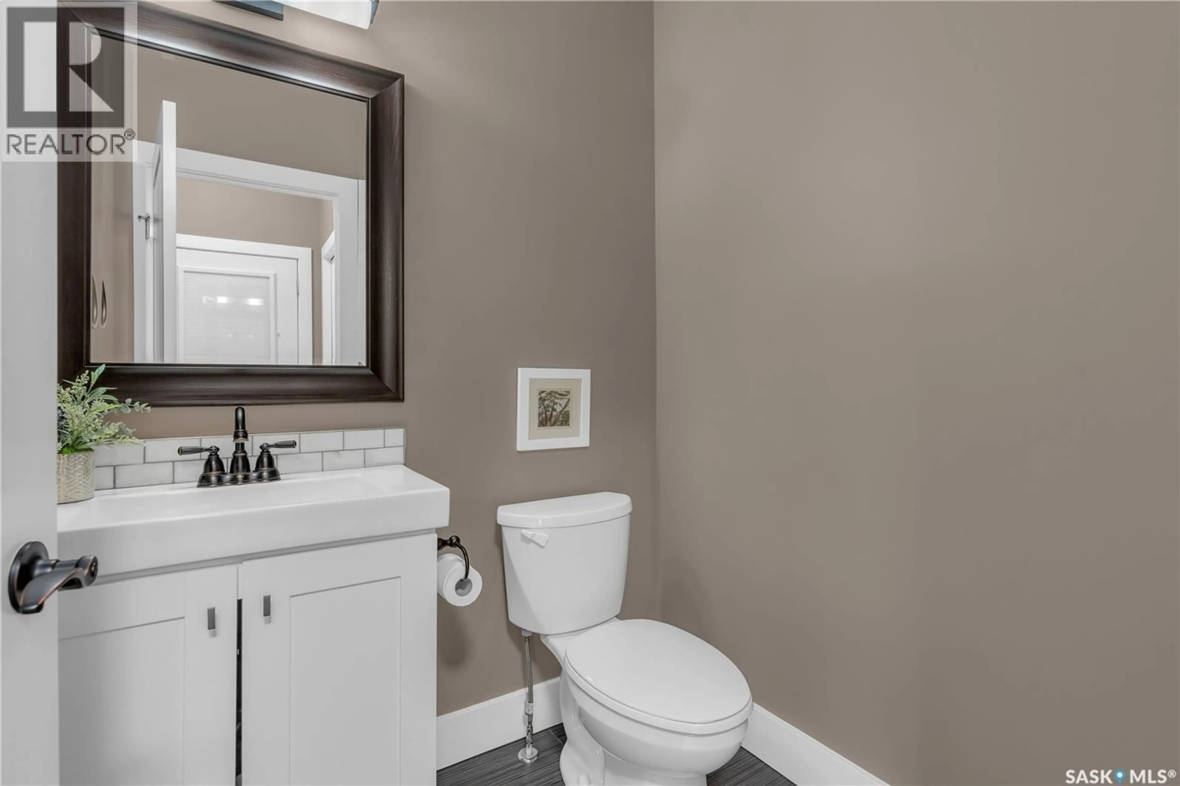 Standard bathroom, ceramic/tile floor for 112A 109TH STREET, Saskatoon Saskatchewan S7N2Z2