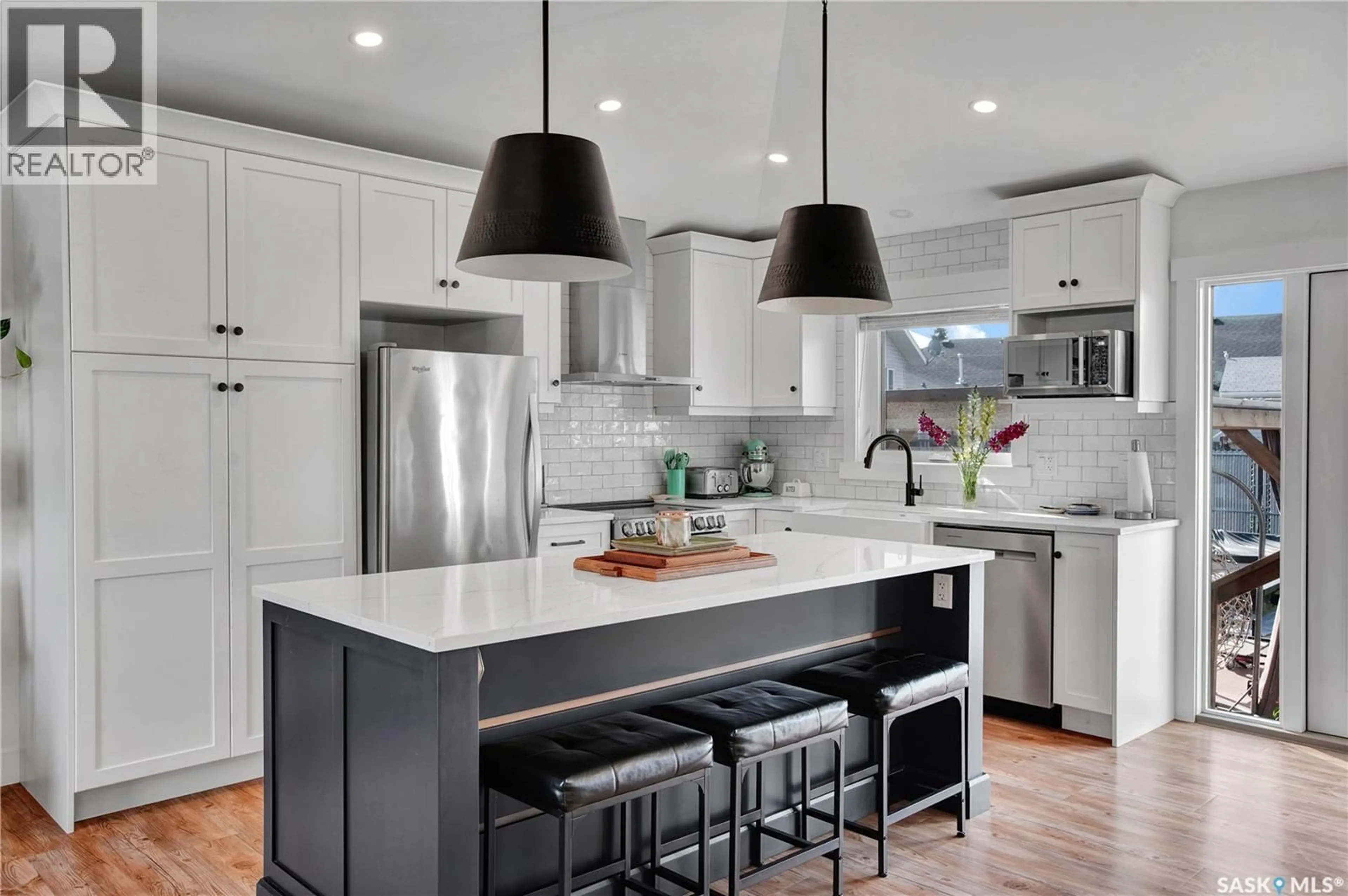 Contemporary kitchen, ceramic/tile floor for 605 4TH STREET, Warman Saskatchewan S0K4S0