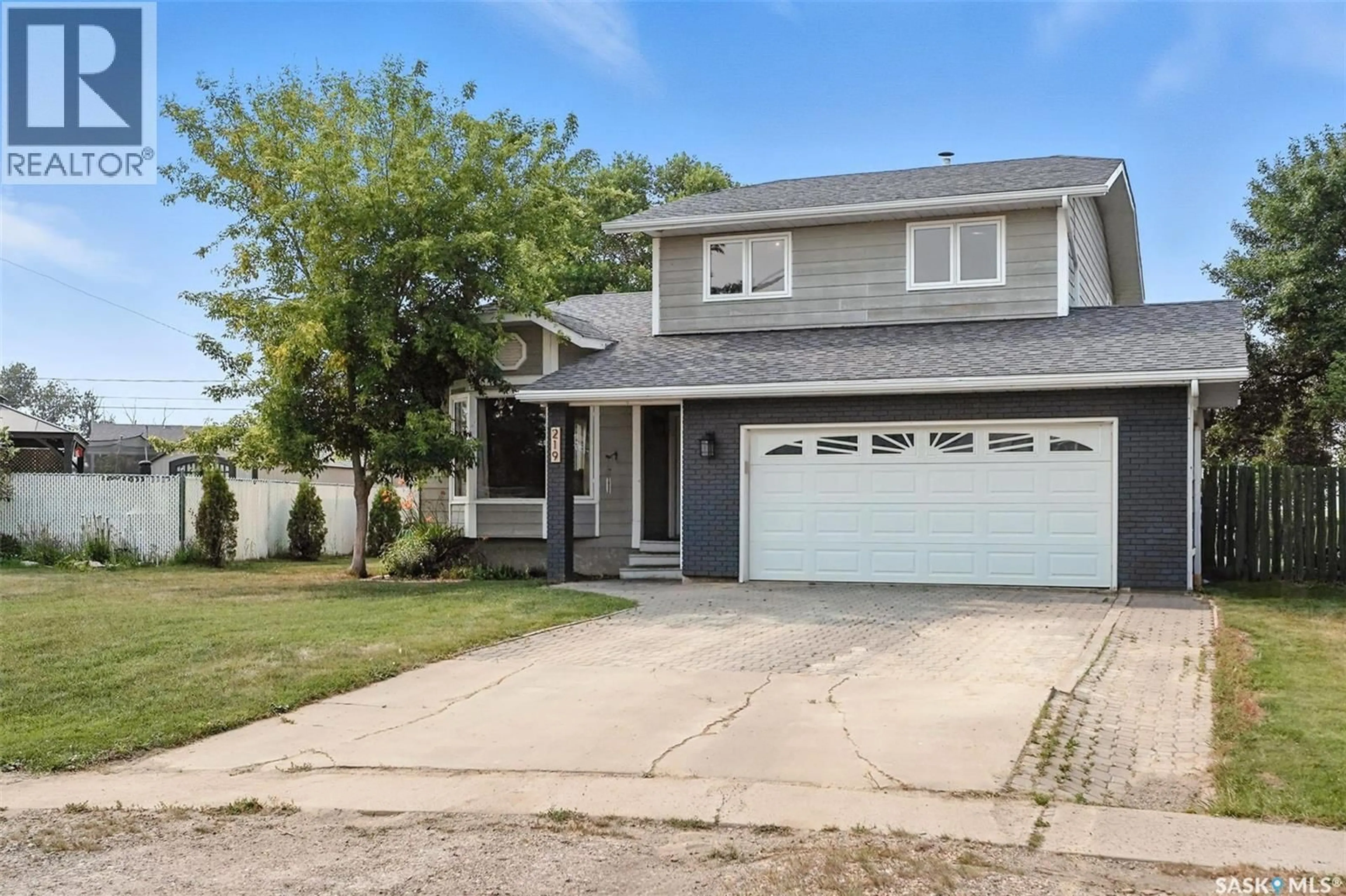 Home with vinyl exterior material, street for 219 WESTVIEW PLACE, Allan Saskatchewan S0K0C0