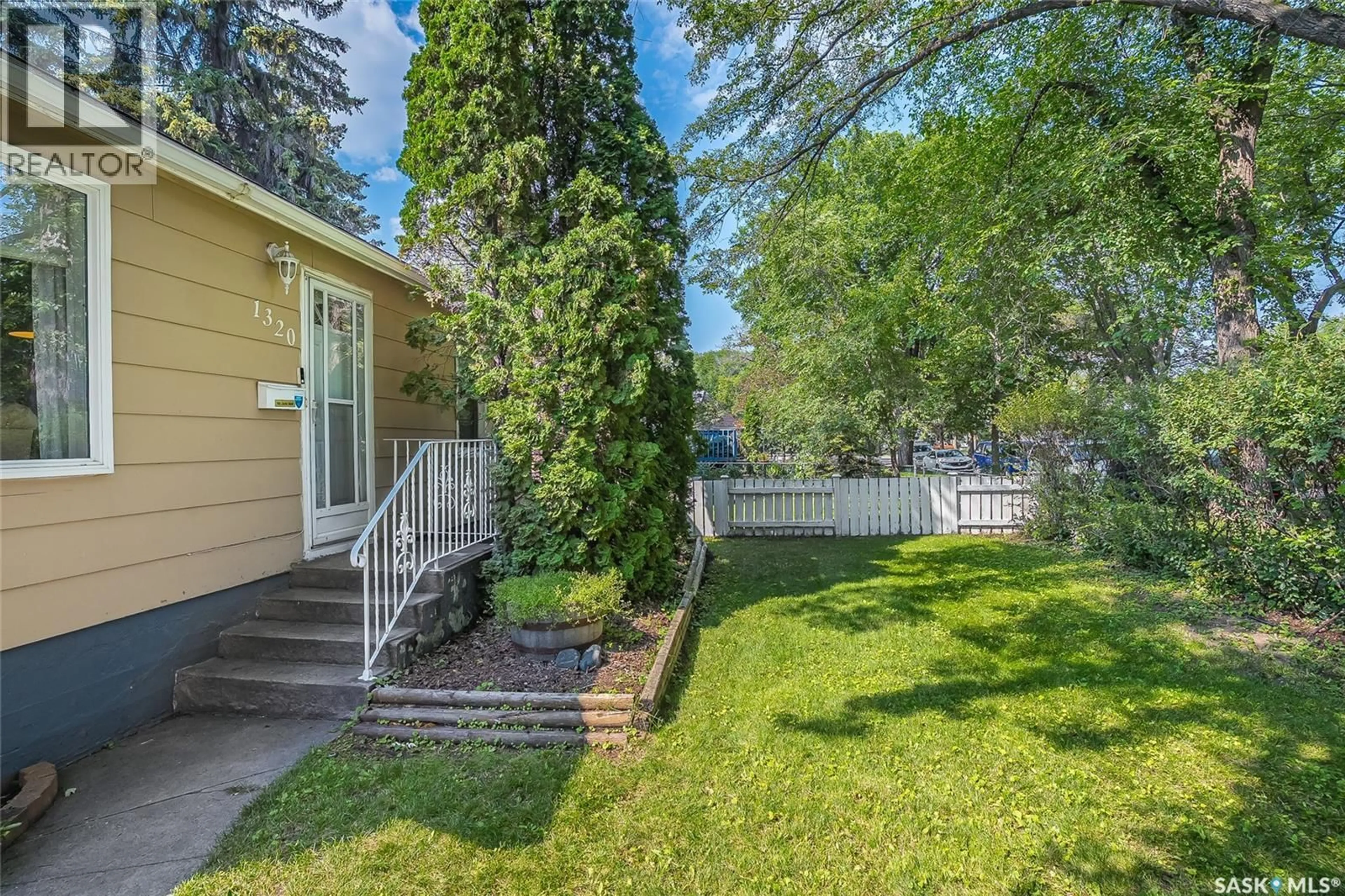 Patio, street for 1320 COY AVENUE, Saskatoon Saskatchewan S7M0H4