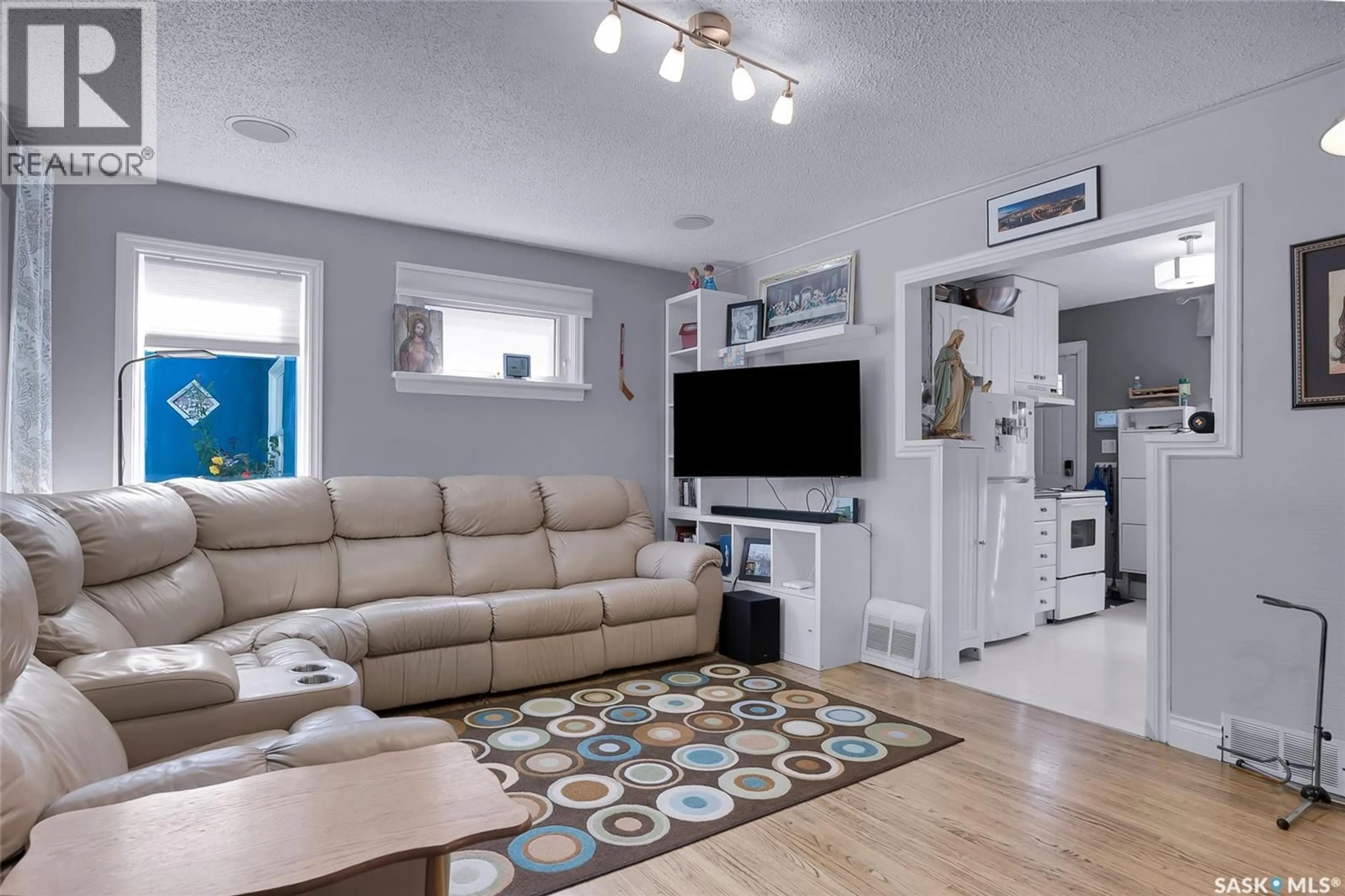 Living room with furniture, unknown for 1320 COY AVENUE, Saskatoon Saskatchewan S7M0H4