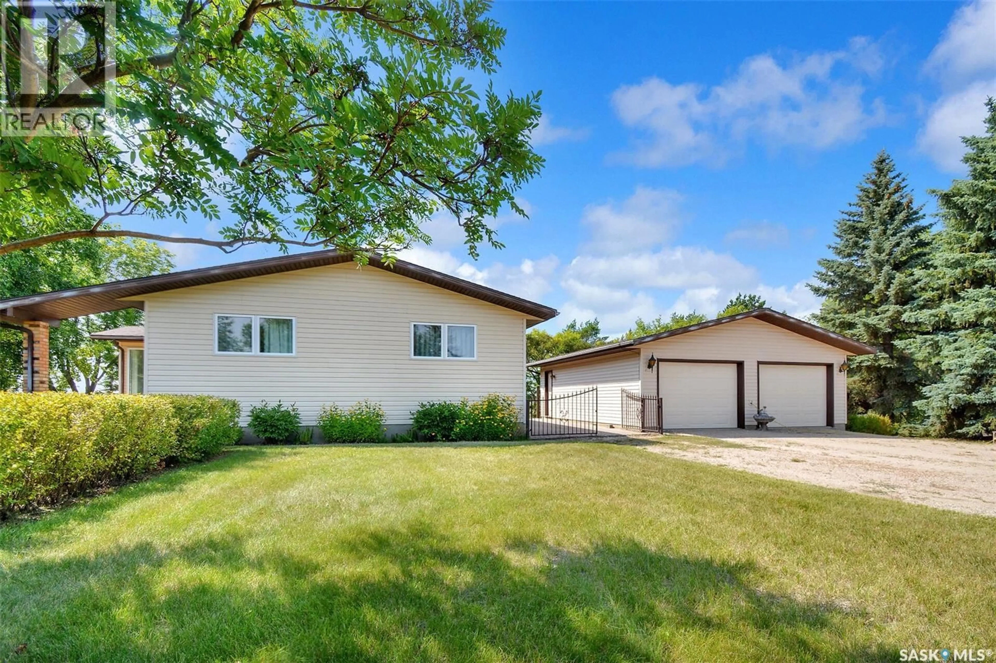 Home with vinyl exterior material, street for 35412 RANGE ROAD 3050, Corman Park Rm No. 344 Saskatchewan S7K3J8