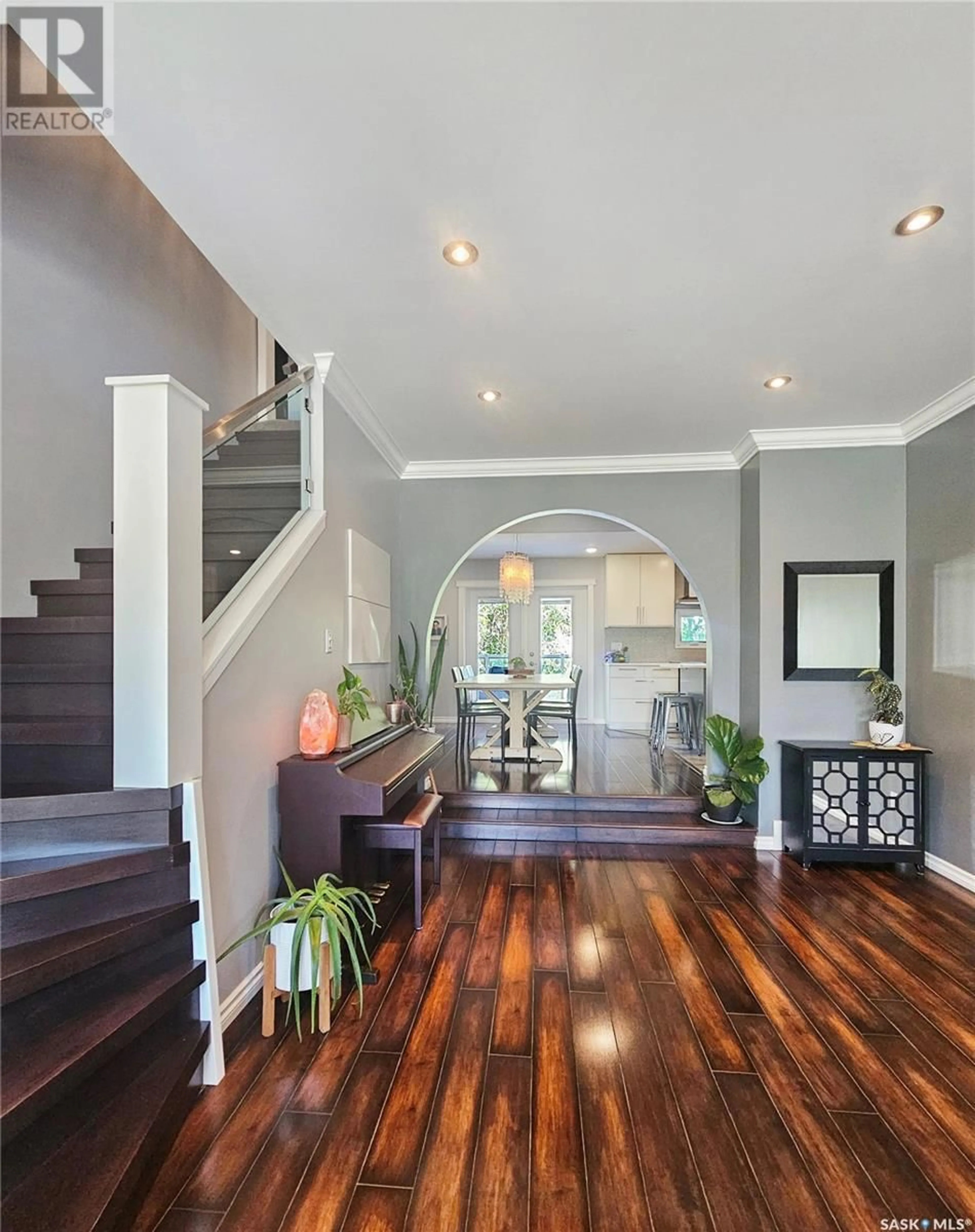 Indoor entryway for 147 BURKE CRESCENT, Swift Current Saskatchewan S9H4E4