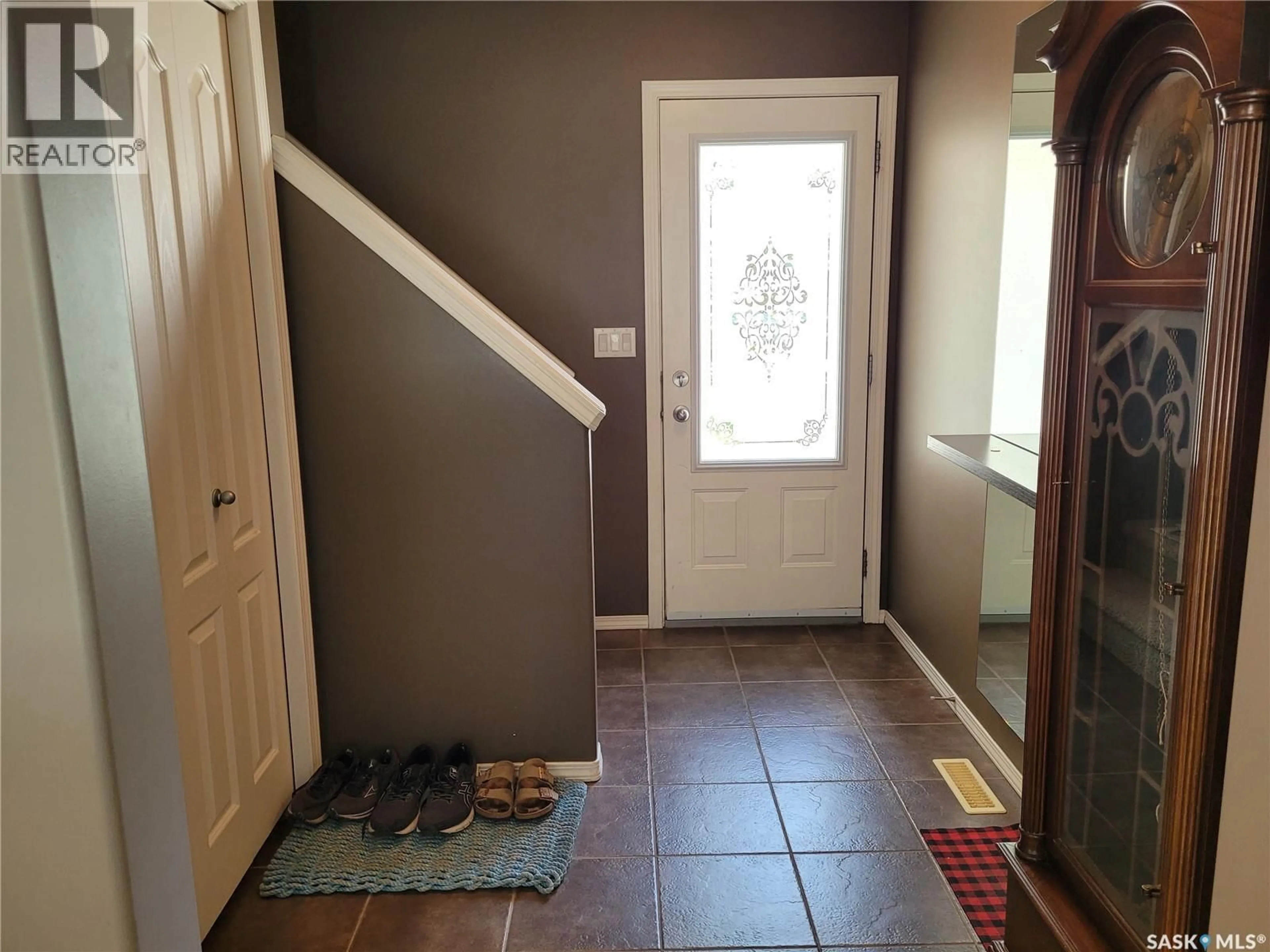 Indoor entryway for 445 - 131 BAYFIELD CRESCENT, Saskatoon Saskatchewan S7V1J1