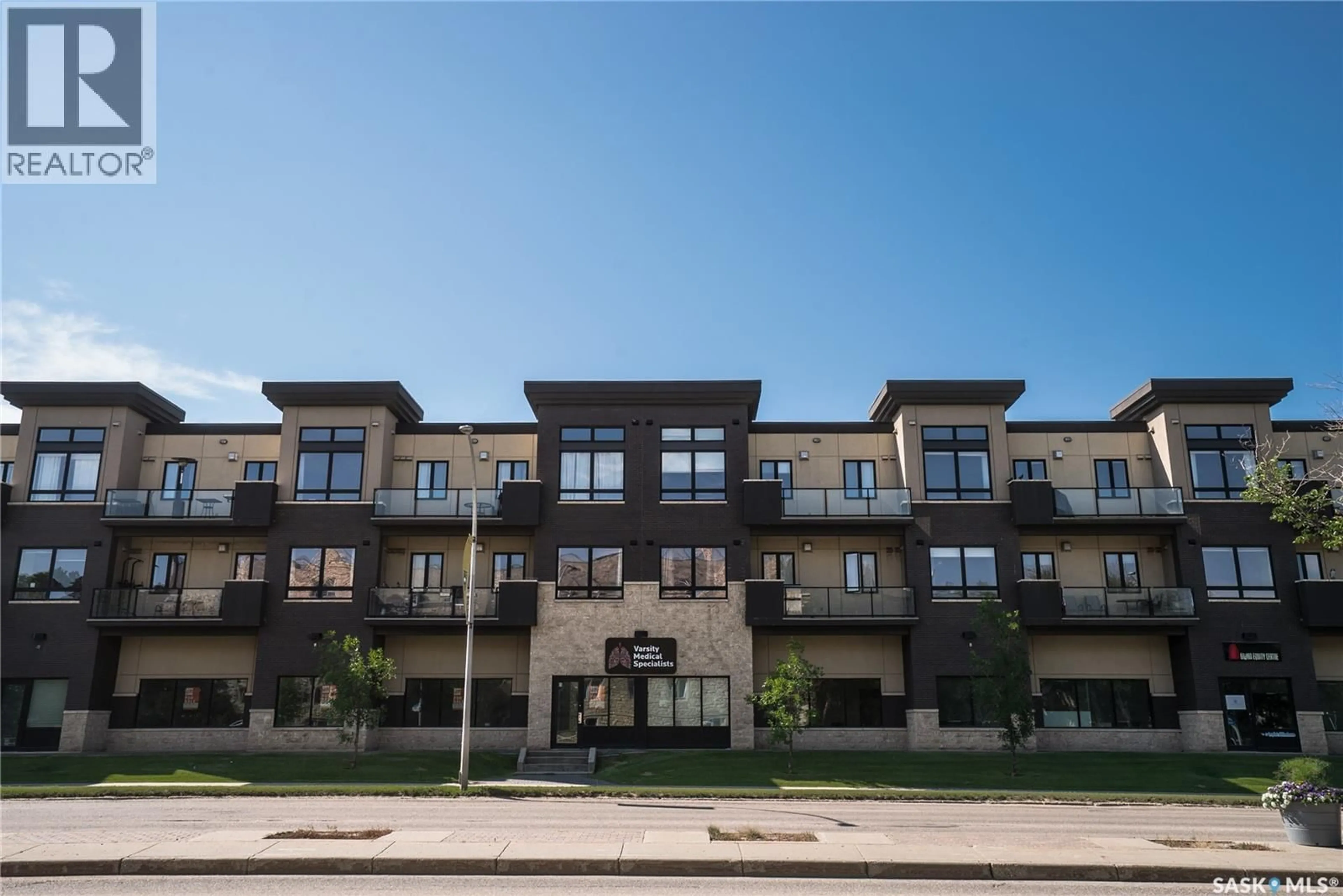 Patio, building for 209 - 1132 COLLEGE DRIVE, Saskatoon Saskatchewan S7N0W2