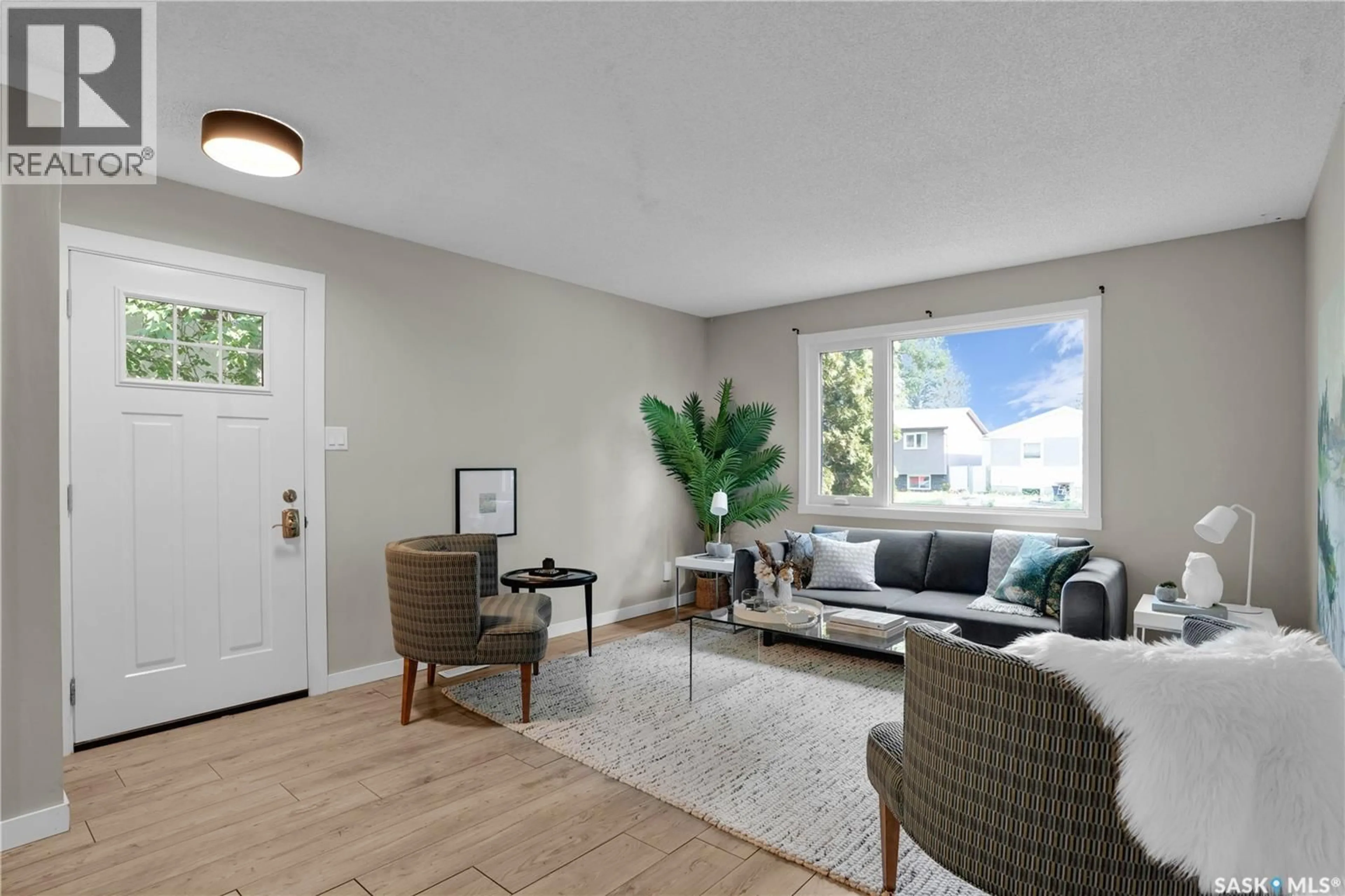 Living room with furniture, unknown for 217 WESTERN CRESCENT, Saskatoon Saskatchewan S7H4J5