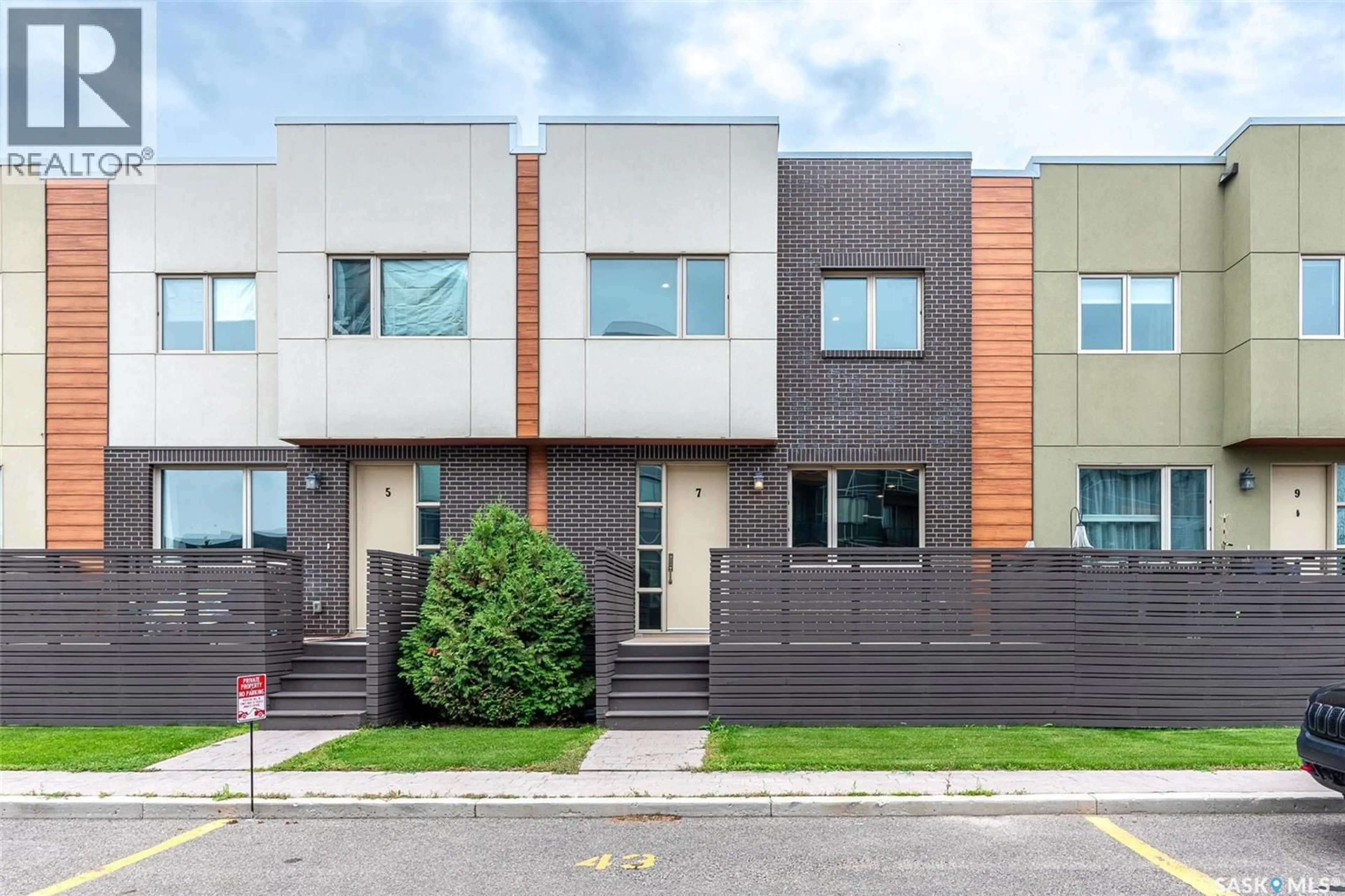 Home with brick exterior material, street for 103 - 7 WILLIS CRESCENT, Saskatoon Saskatchewan S7T0X9