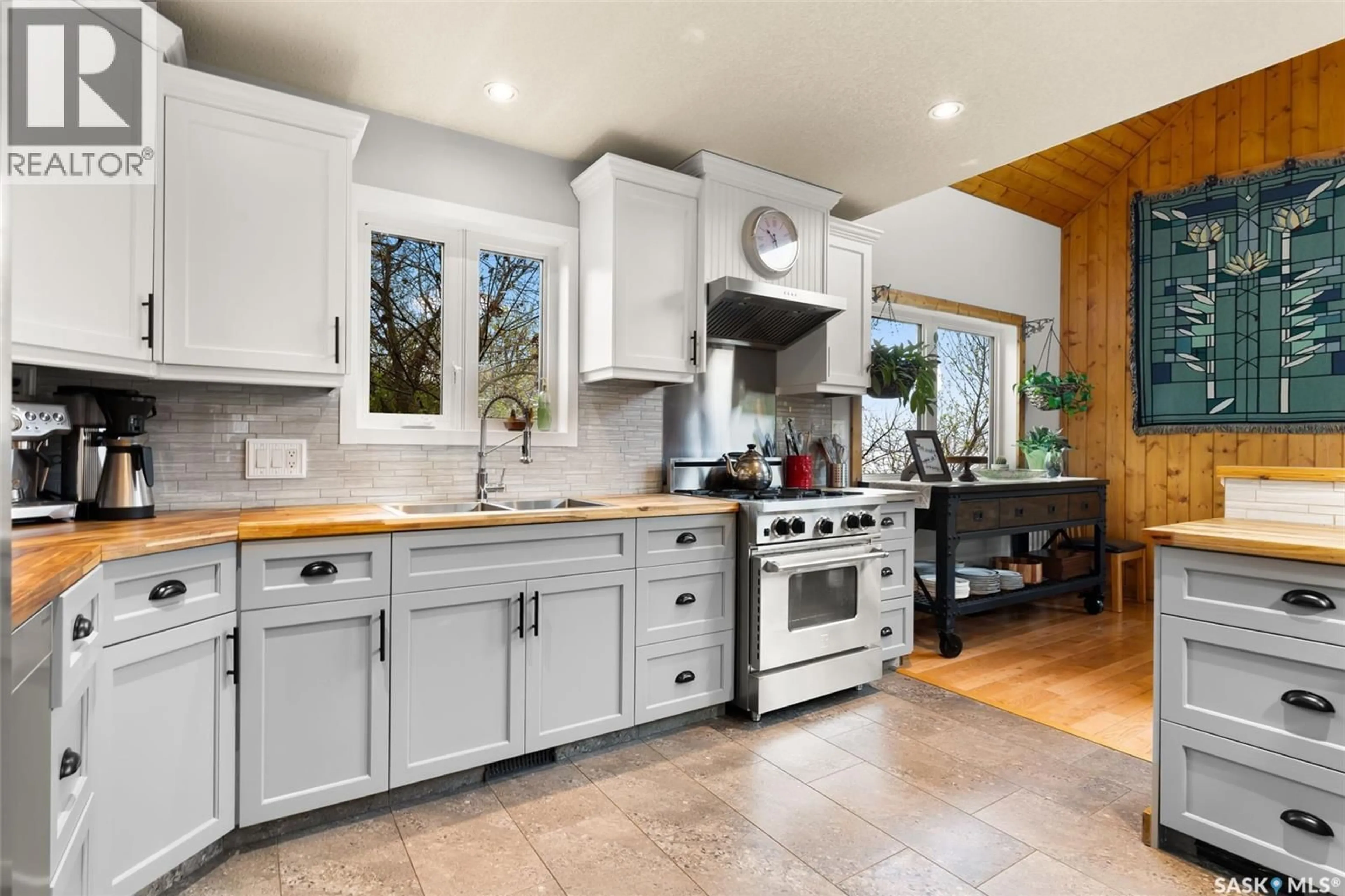 Open concept kitchen, ceramic/tile floor for 4 AARON DRIVE, Fort San Saskatchewan S0G1S0
