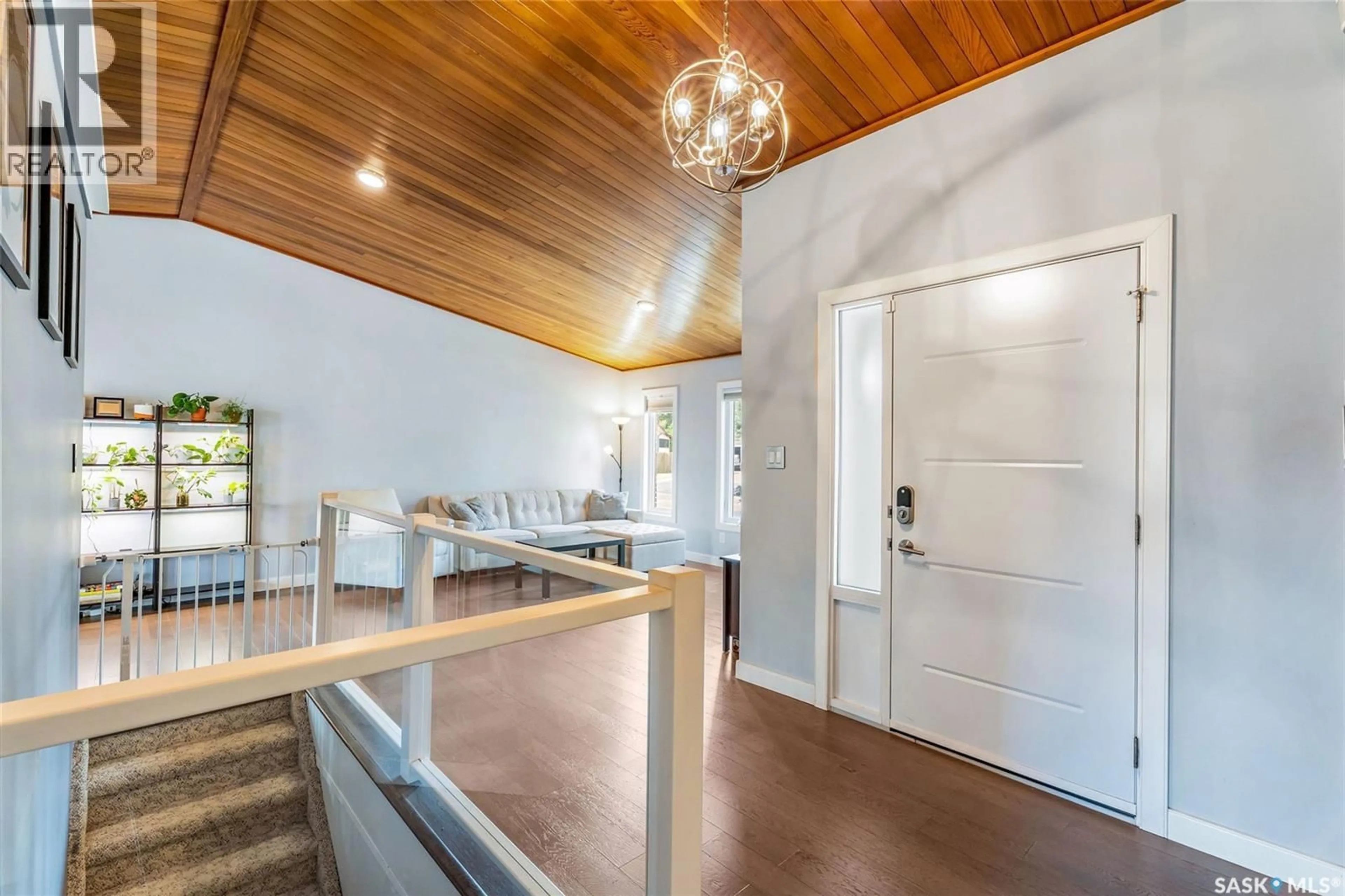 Indoor entryway for 3060 SHERMAN DRIVE, Prince Albert Saskatchewan S6V7H6