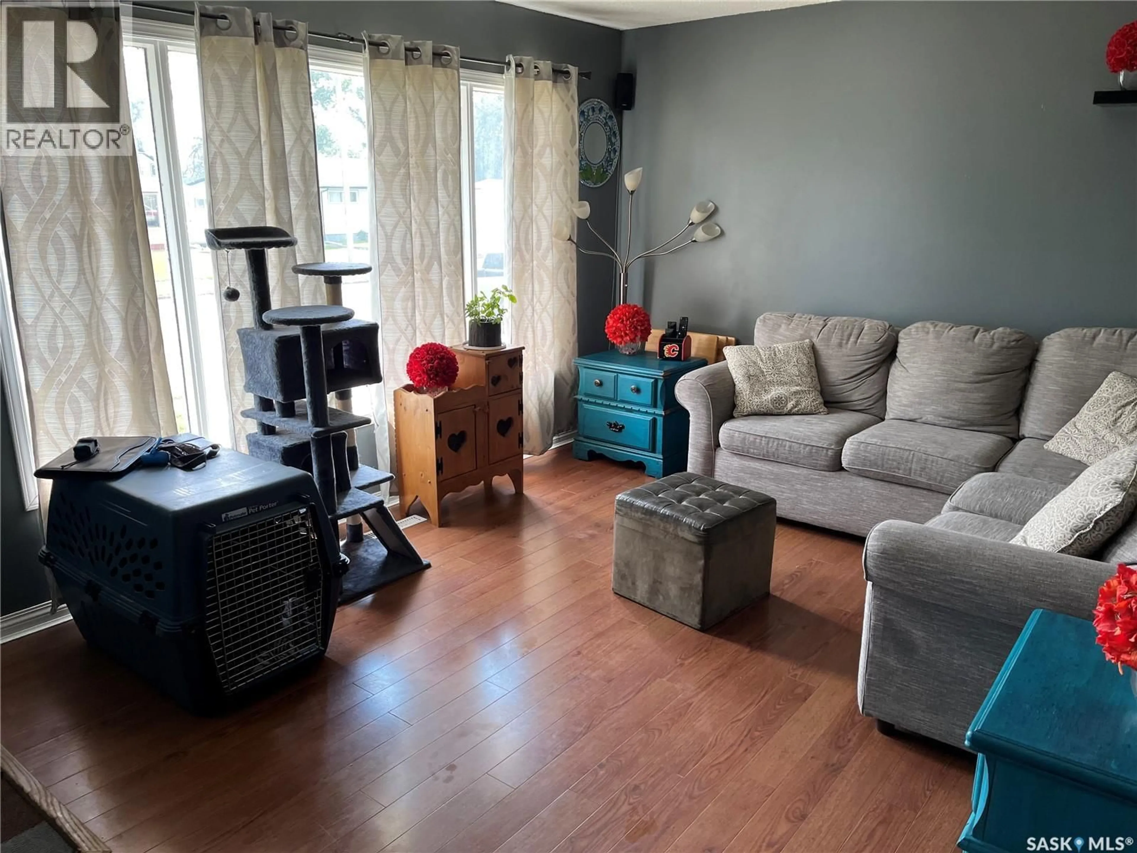 Living room with furniture, unknown for 229 4TH AVENUE, Gravelbourg Saskatchewan S0H1X0