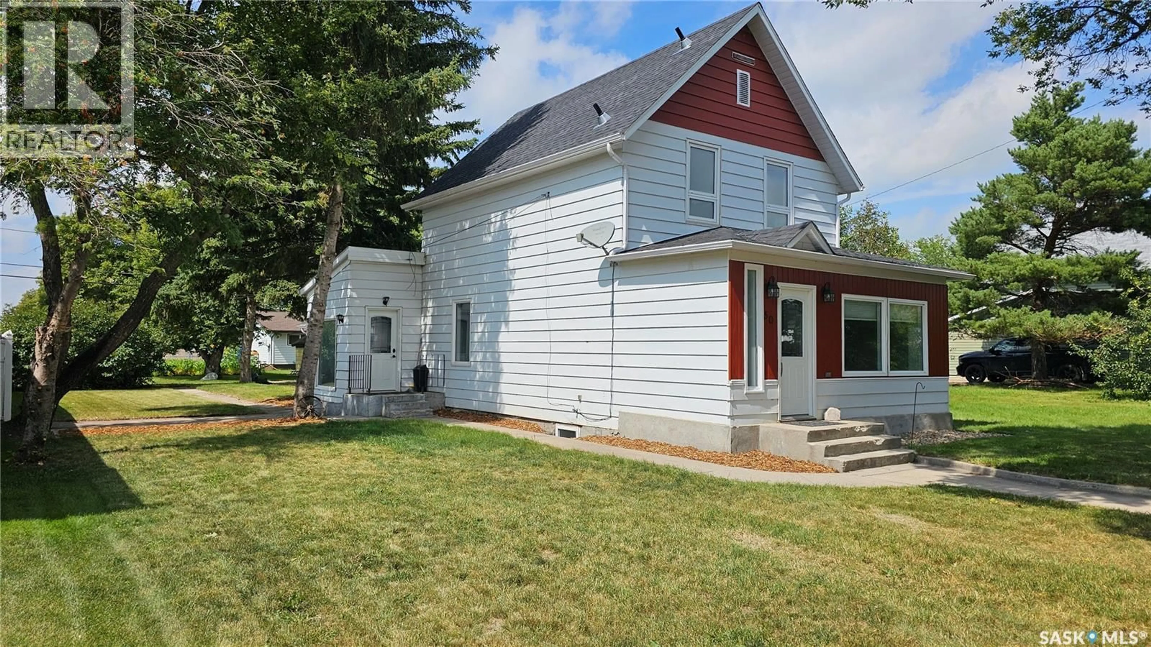 Home with vinyl exterior material, building for 50 ANTRIM STREET, Lanigan Saskatchewan S0K2M0