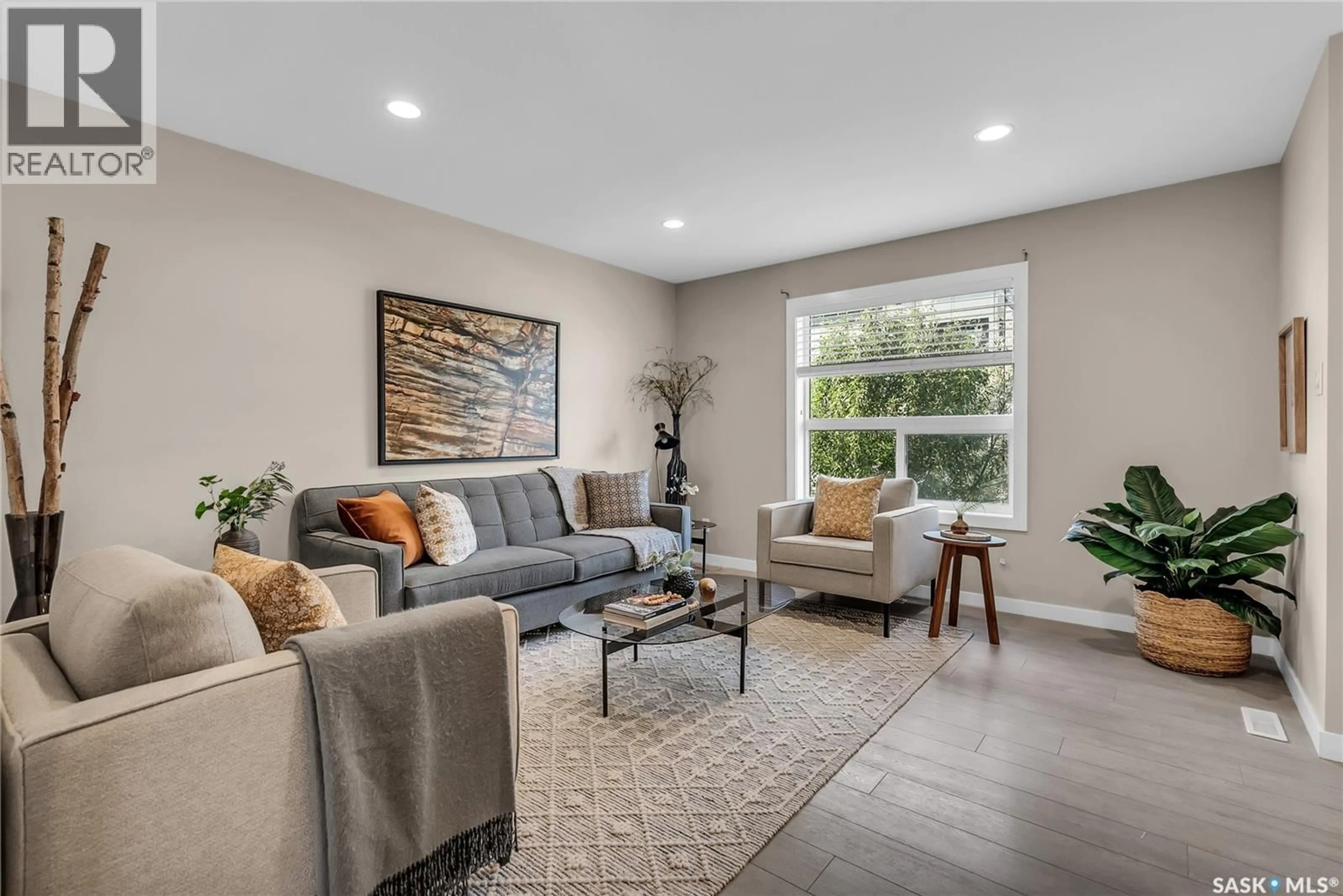 Living room with furniture, unknown for 3127 MCCLOCKLIN ROAD, Saskatoon Saskatchewan S7R0J1