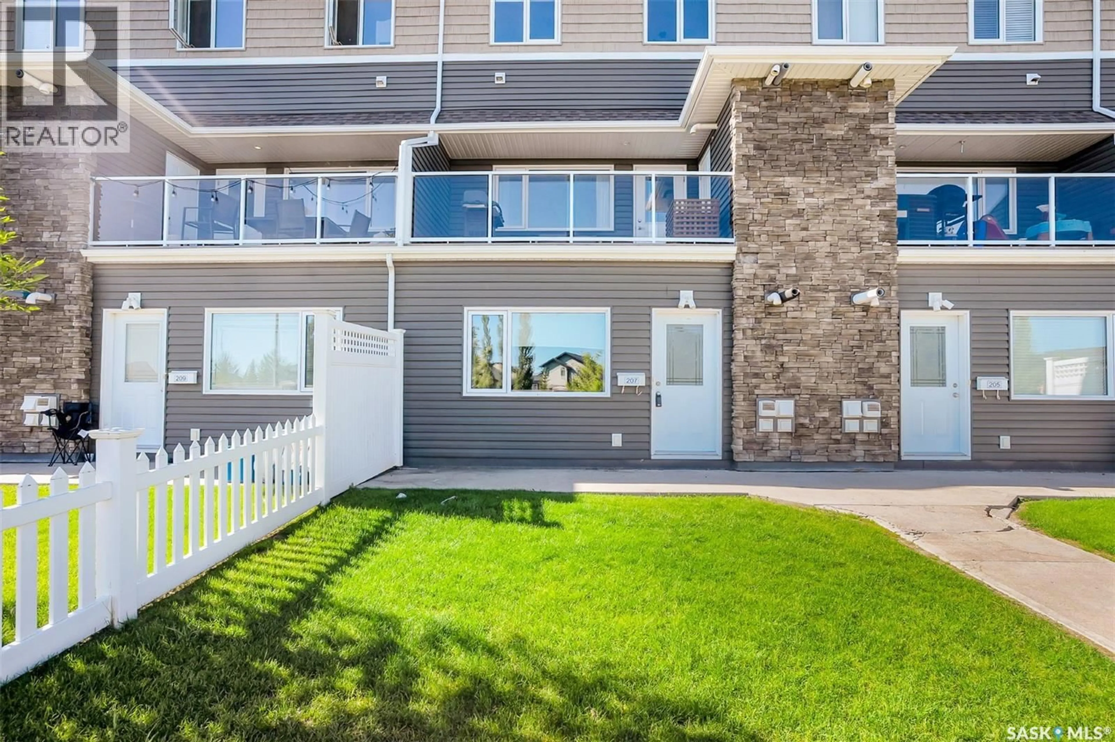 Patio, unknown for 207 275 PRINGLE LANE, Saskatoon Saskatchewan S7T0T5