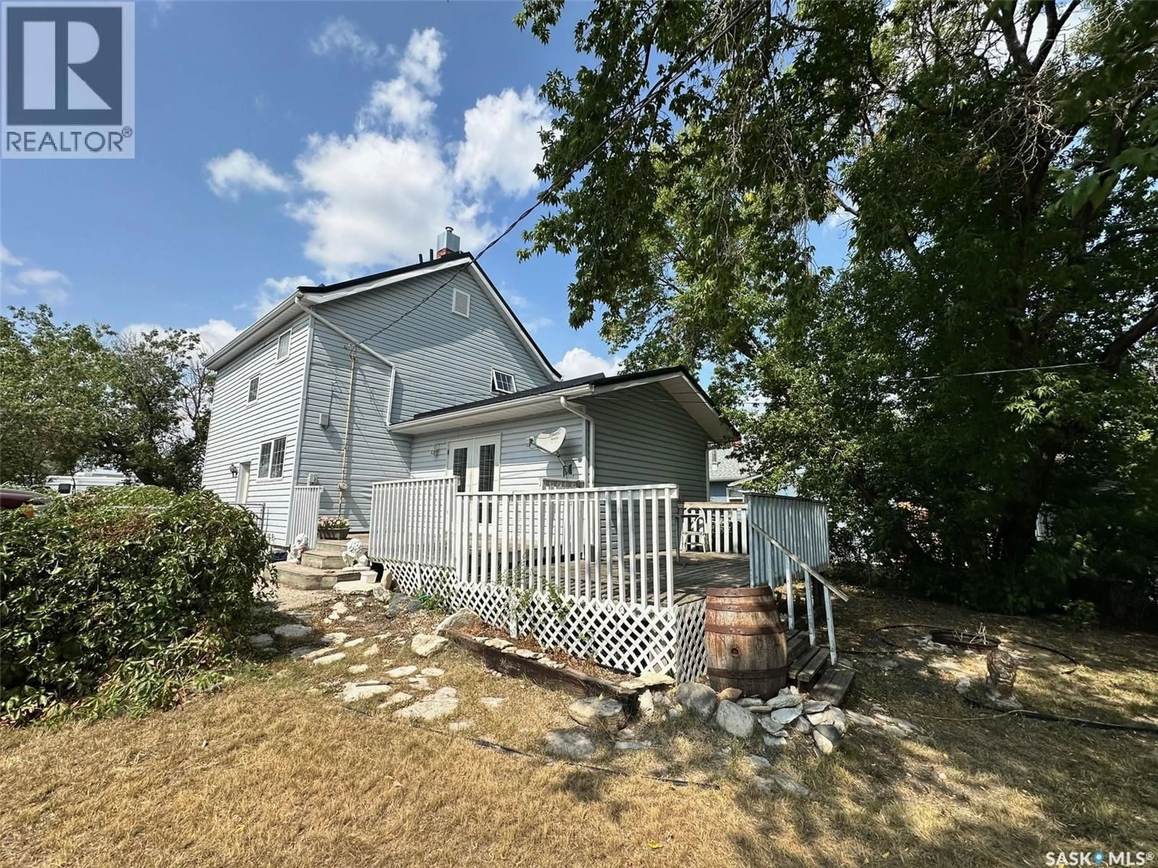 A pic from outside/outdoor area/front of a property/back of a property/a pic from drone, unknown for 320 PRINCE STREET, Hudson Bay Saskatchewan S0E0E0