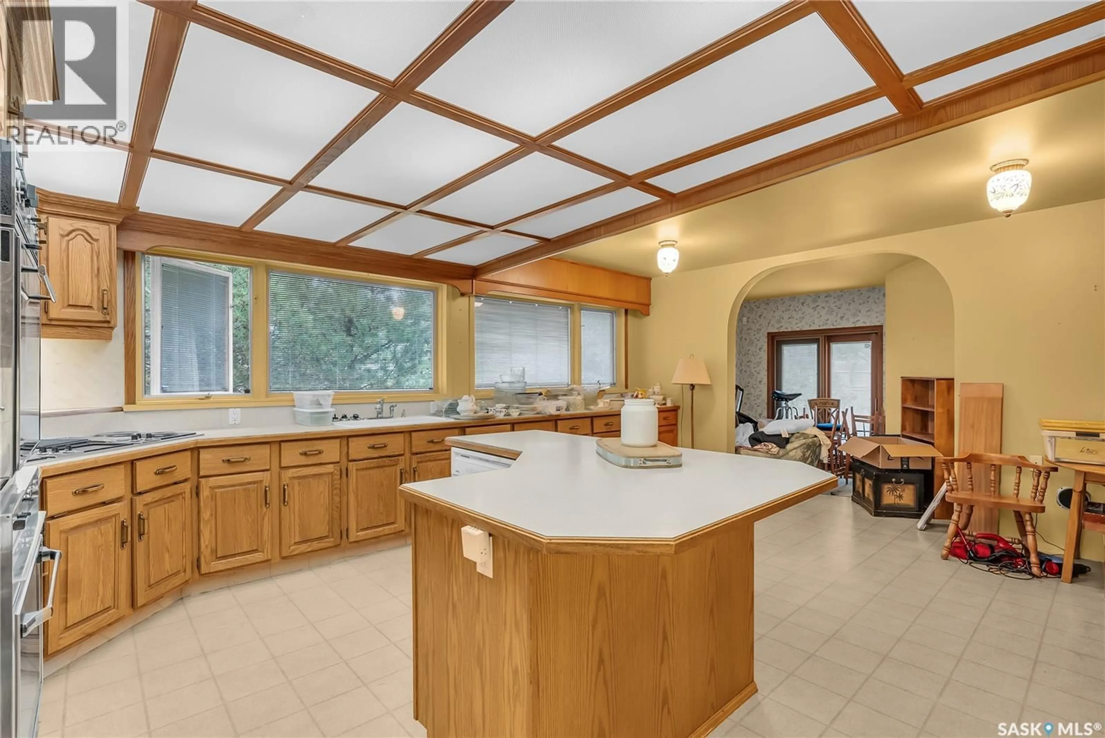 Open concept kitchen, ceramic/tile floor for 509 LAKE CRESCENT, Saskatoon Saskatchewan S7H3A3