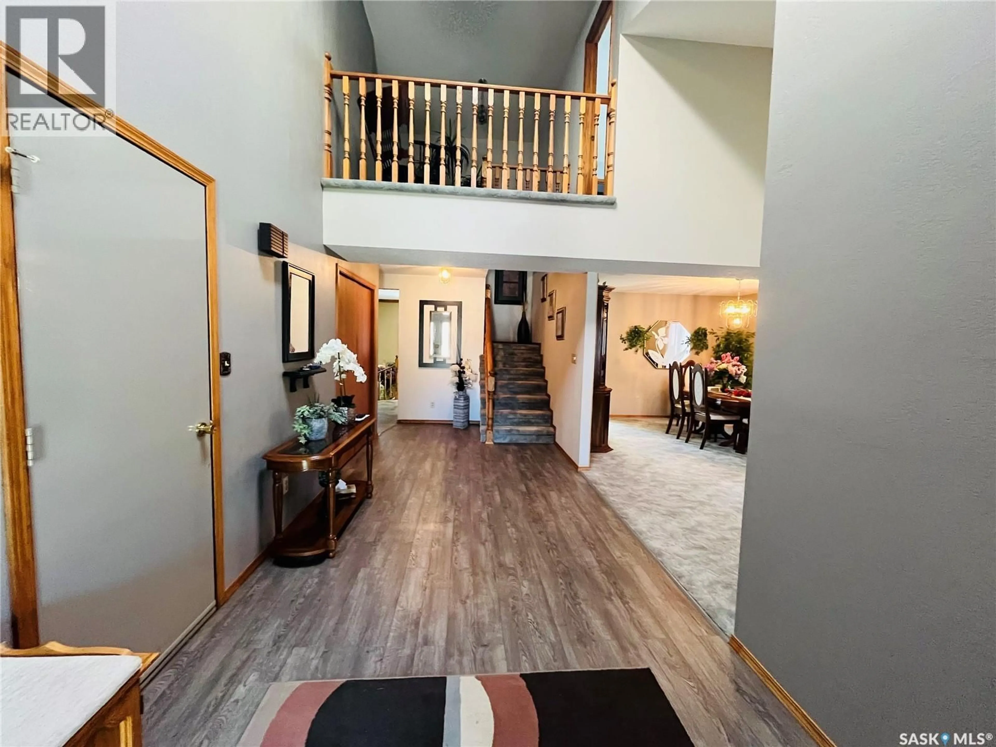 Indoor foyer for 330 COWIE CRESCENT, Swift Current Saskatchewan S9H4V3